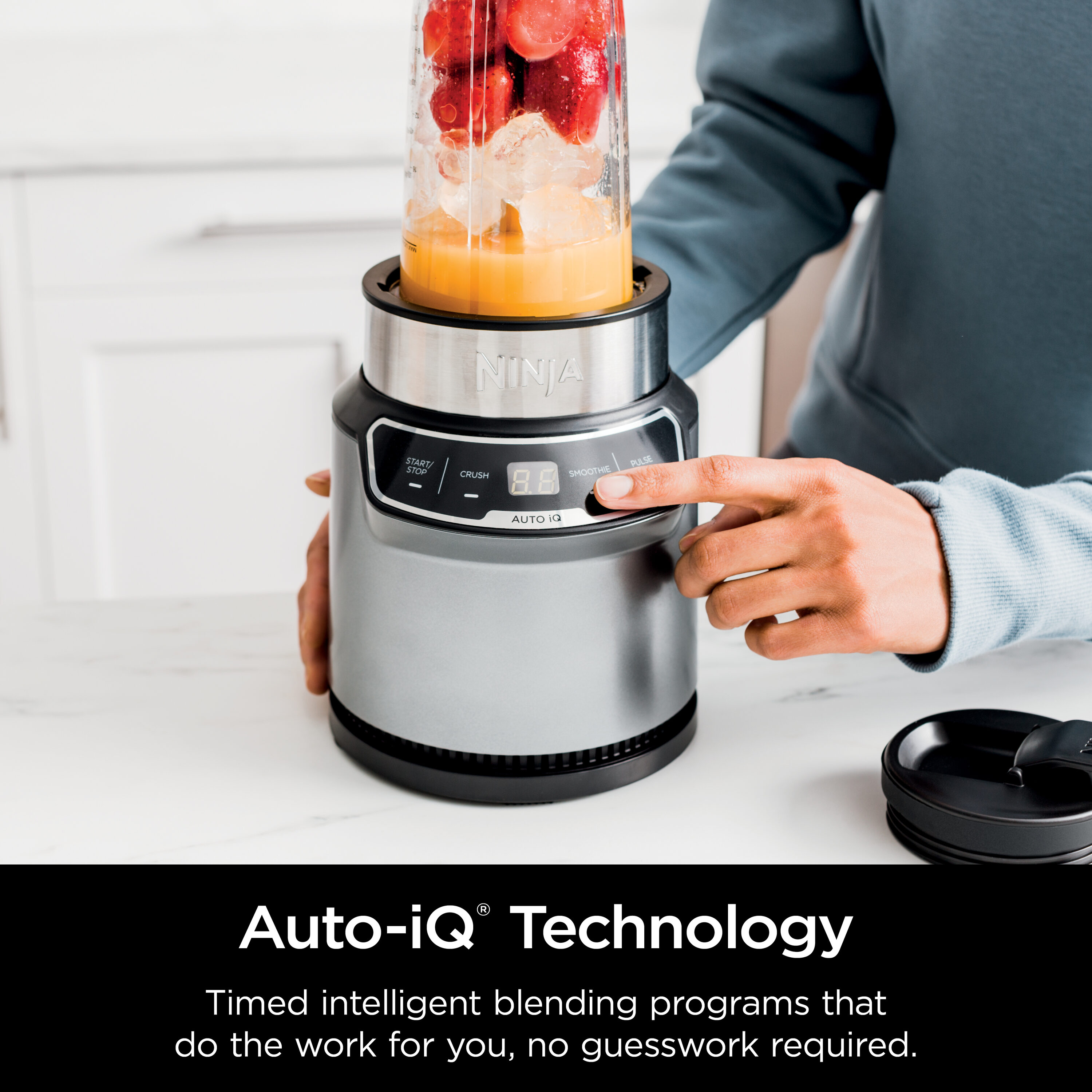 Licuadora Ninja Nutri-Blender Pro con Auto-iQ, Licuadora Personal de 24 oz y 2 velocidades en color Plata Nube BN401