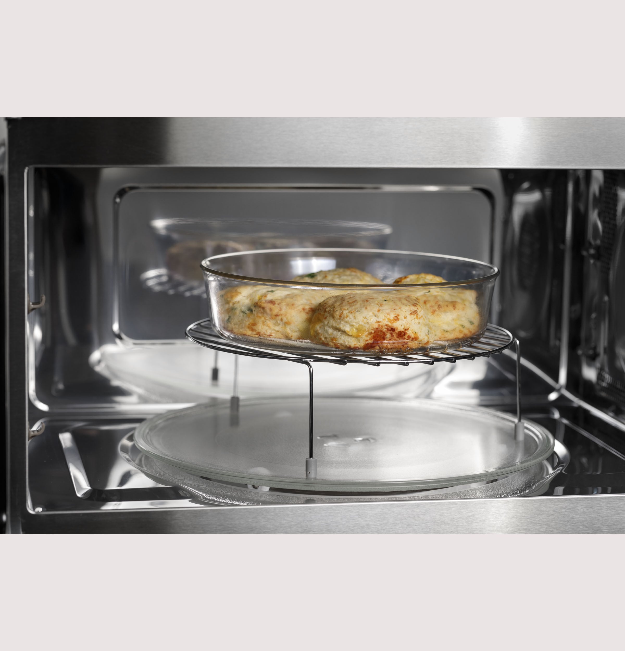 Microondas de Convección de Mostrador GE Profile de 1.5 pies cúbicos (Más de 1.5 pies cúbicos) de Acero Inoxidable con Controles Sensoriales de Cocina de 1000 vatios.