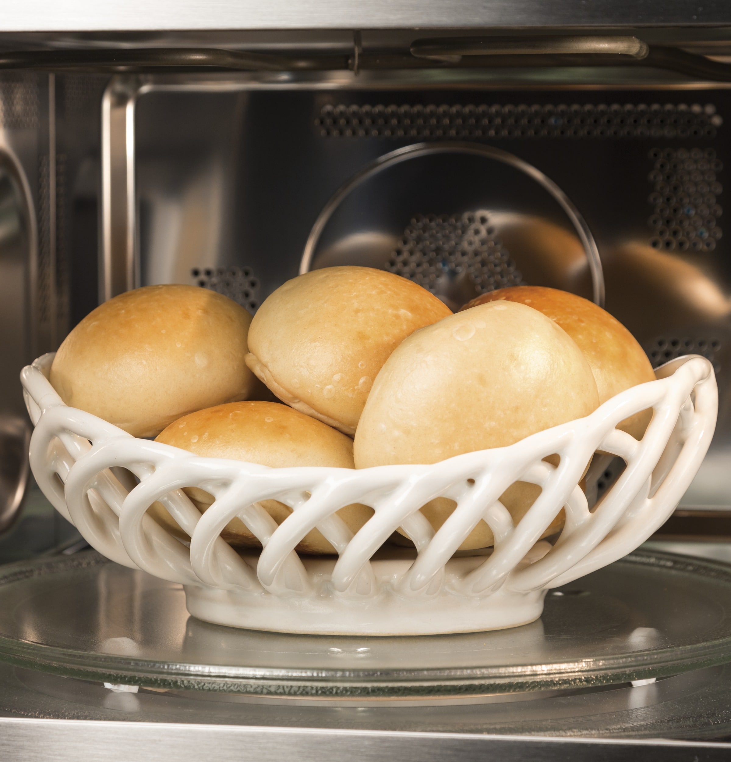 Microondas de Convección de Mostrador GE Profile de 1.5 pies cúbicos (Más de 1.5 pies cúbicos) de Acero Inoxidable con Controles Sensoriales de Cocina de 1000 vatios.