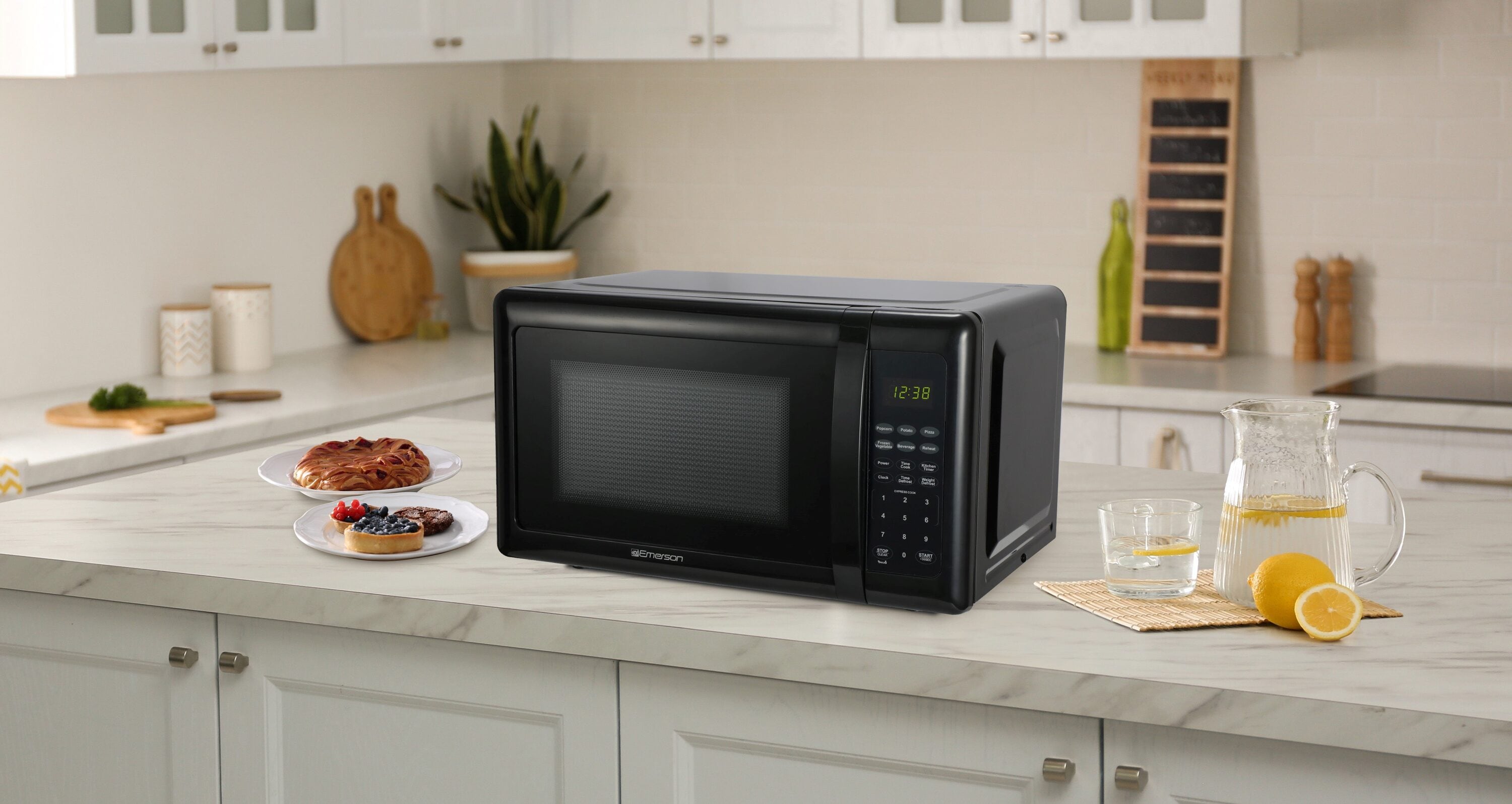 Horno de microondas de mostrador de 700 vatios, negro, de 0.7 pies cúbicos (menos de 1.5 pies cúbicos) de Emerson Radio