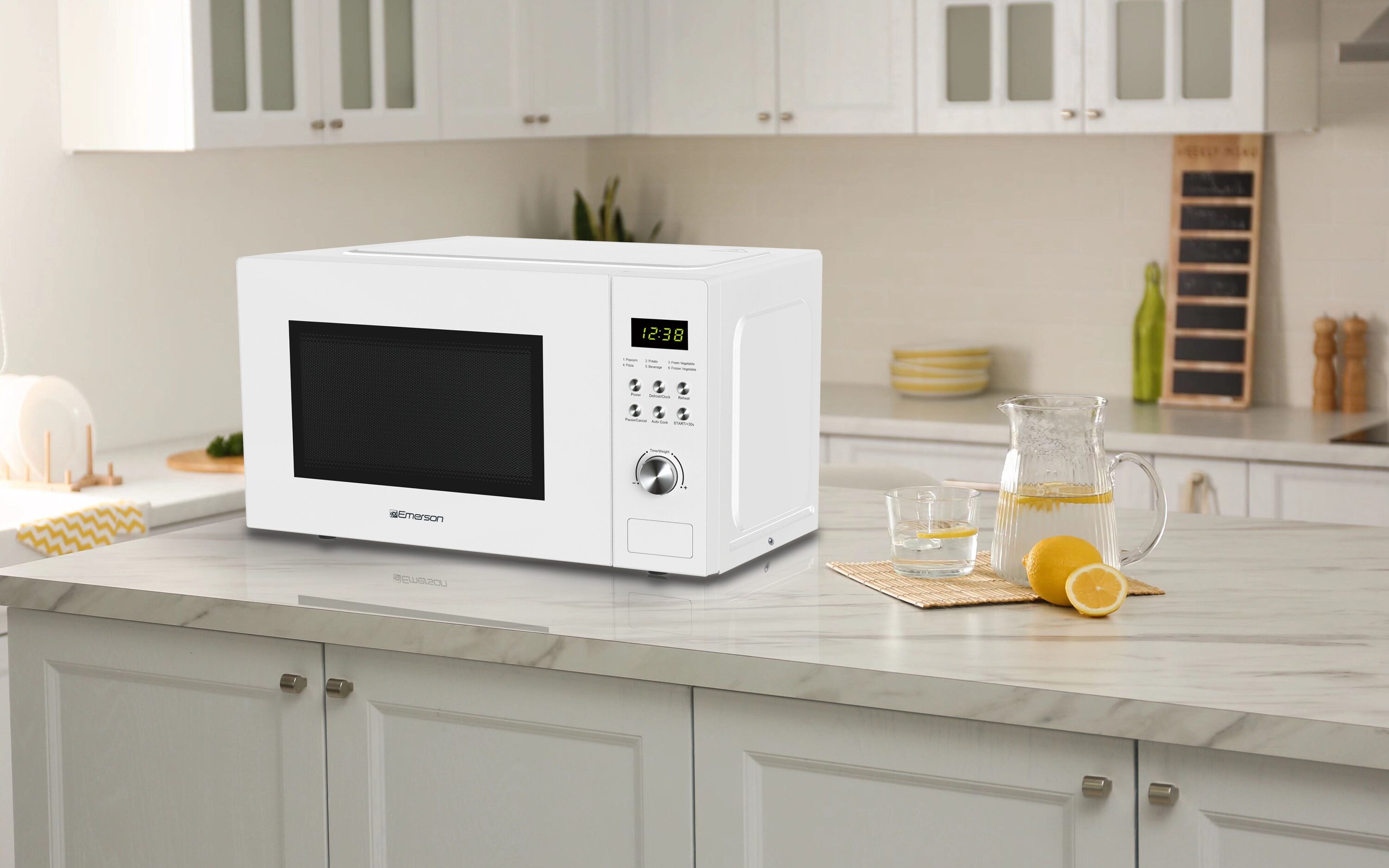 Horno de Microondas de Mostrador de 1.1 pies cúbicos y 1000 Watts (Blanco) MW1101W
