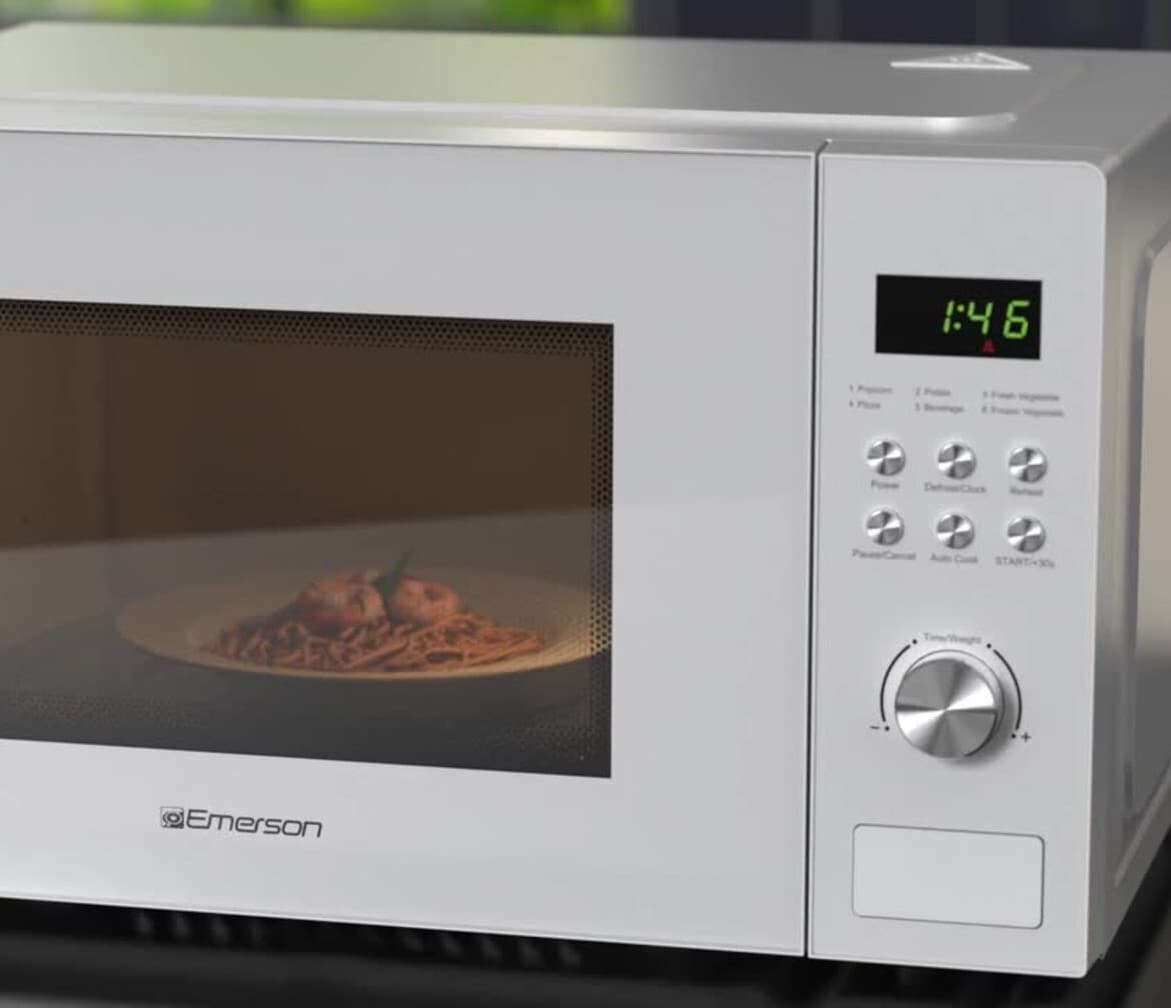 Horno de Microondas de Mostrador de 1.1 pies cúbicos y 1000 Watts (Blanco) MW1101W