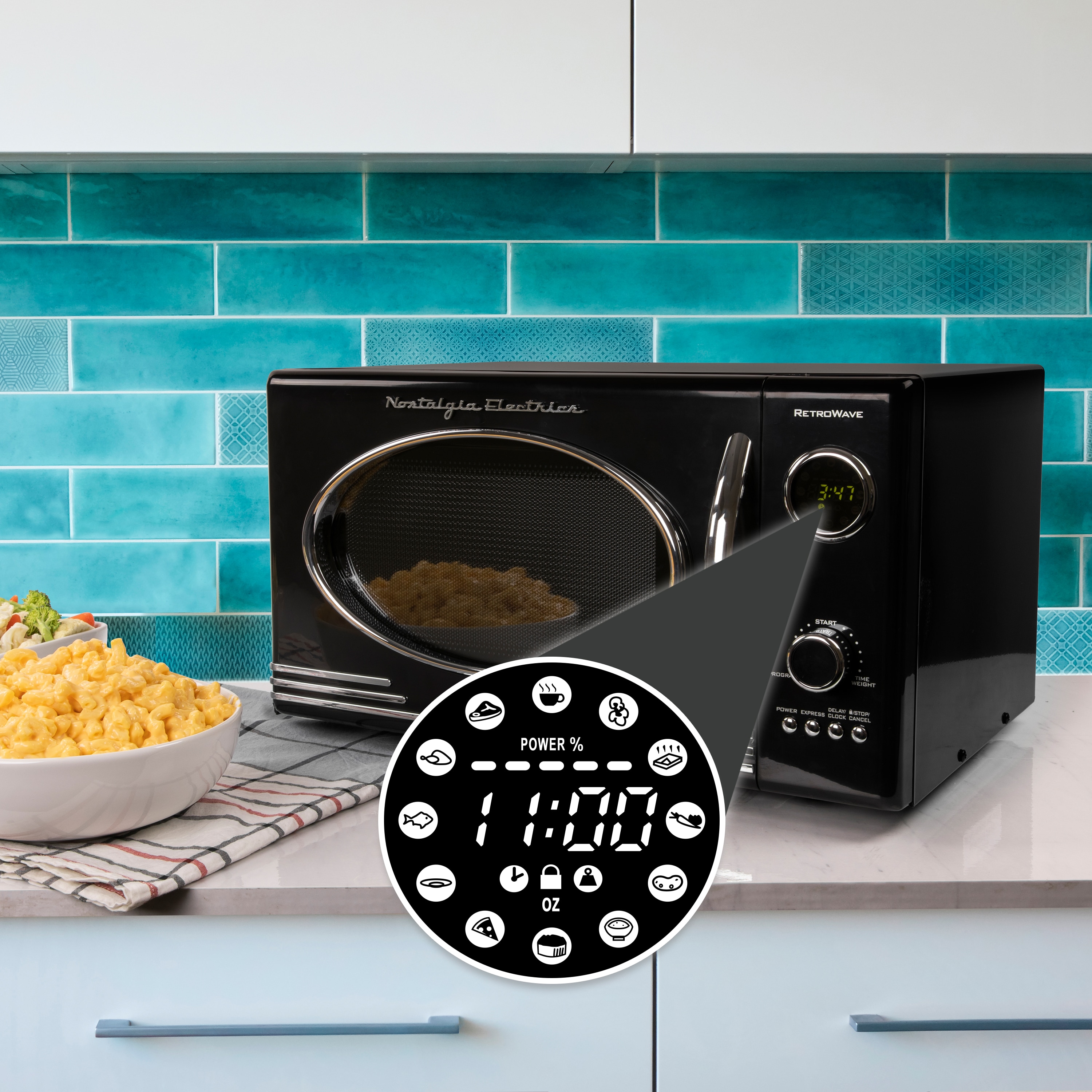 Microondas de mostrador de 0.9 pies cúbicos (menos de 1.5 pies cúbicos) con 800 vatios de potencia (negro) NRMO9BK de Nostalgia