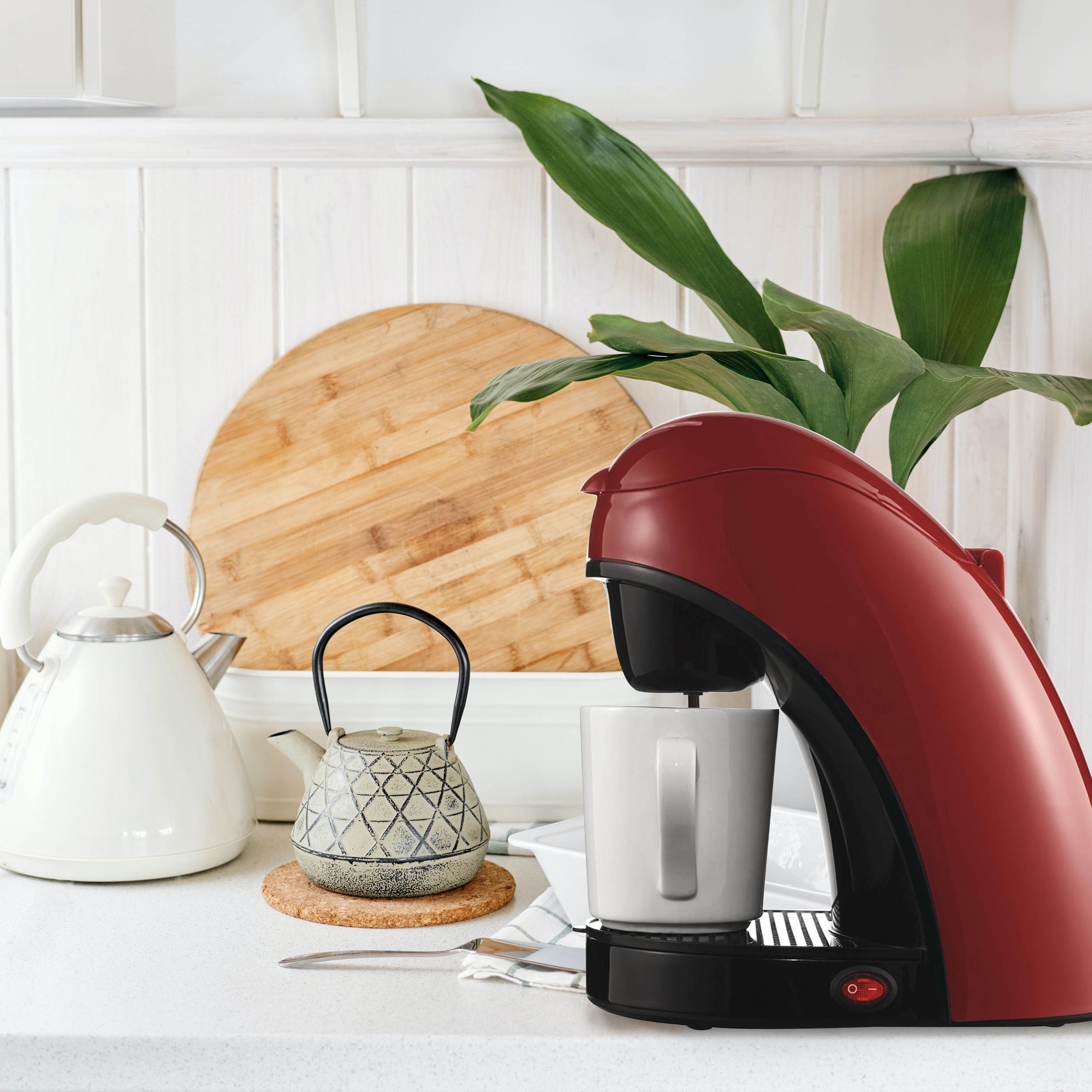 Cafetera individual con depósito de agua de una taza (roja) de Brentwood