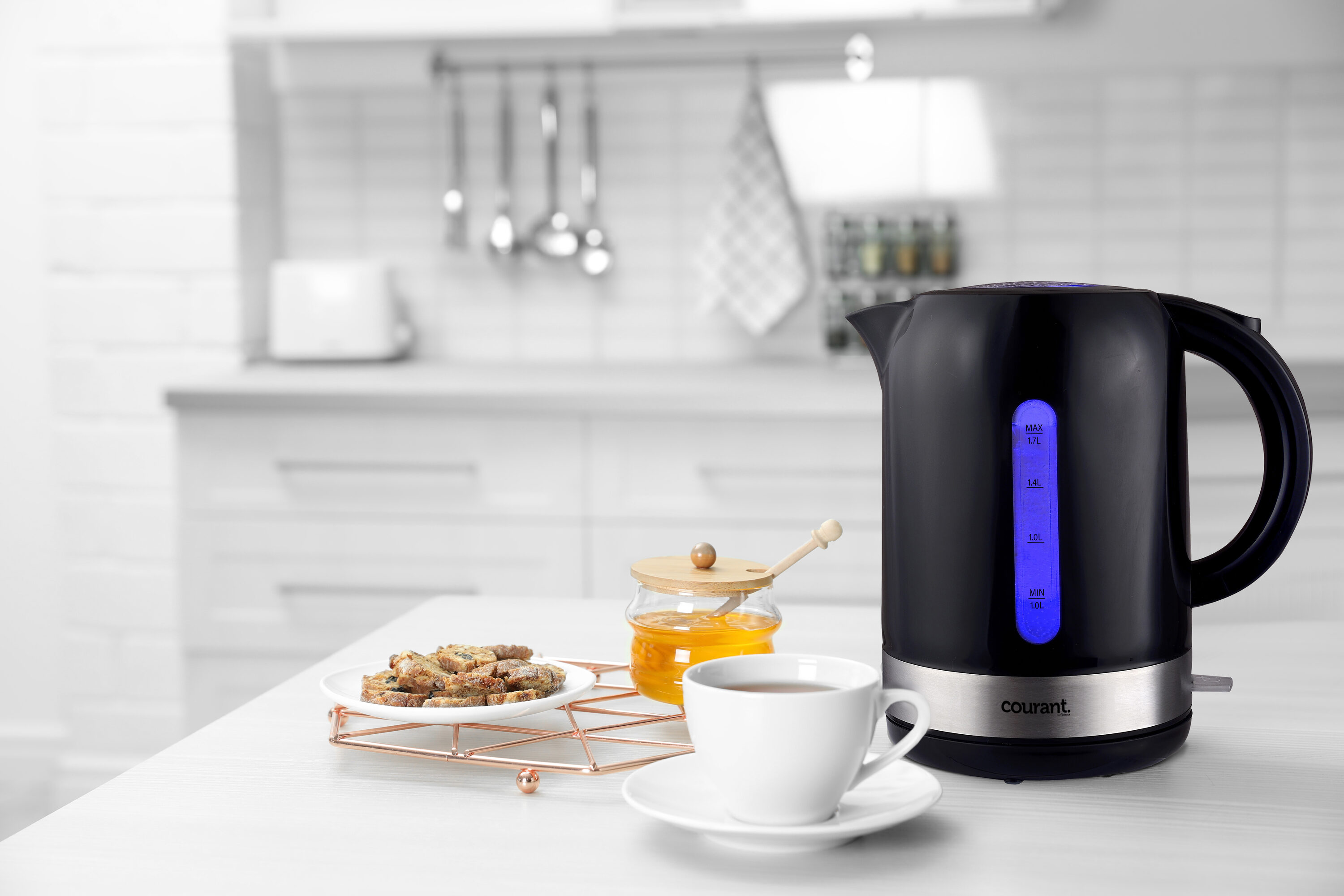 Hervidor eléctrico digital Courant Negro de 7 tazas con apagado automático