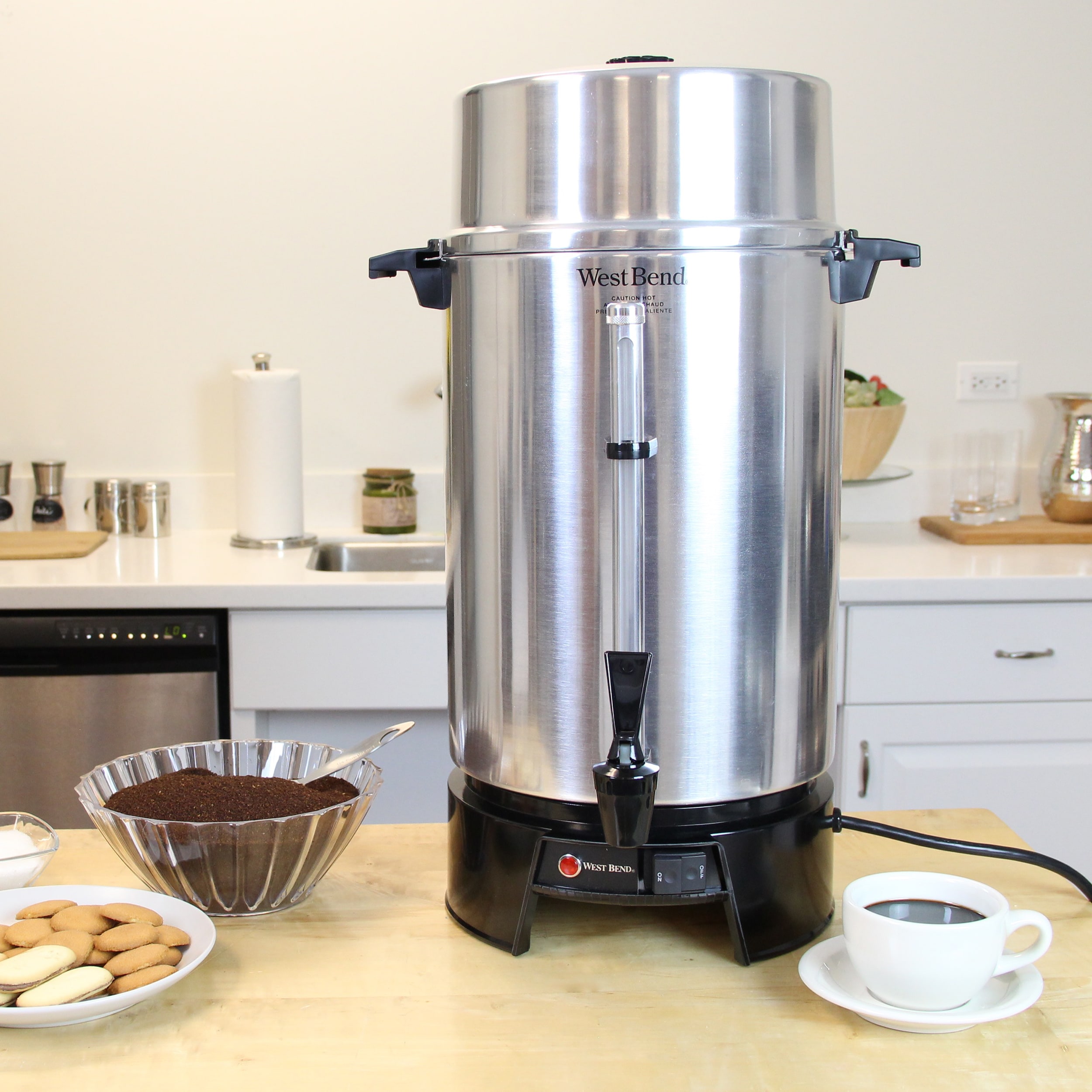 "Urna de café residencial de acero inoxidable West Bend de 100 tazas"