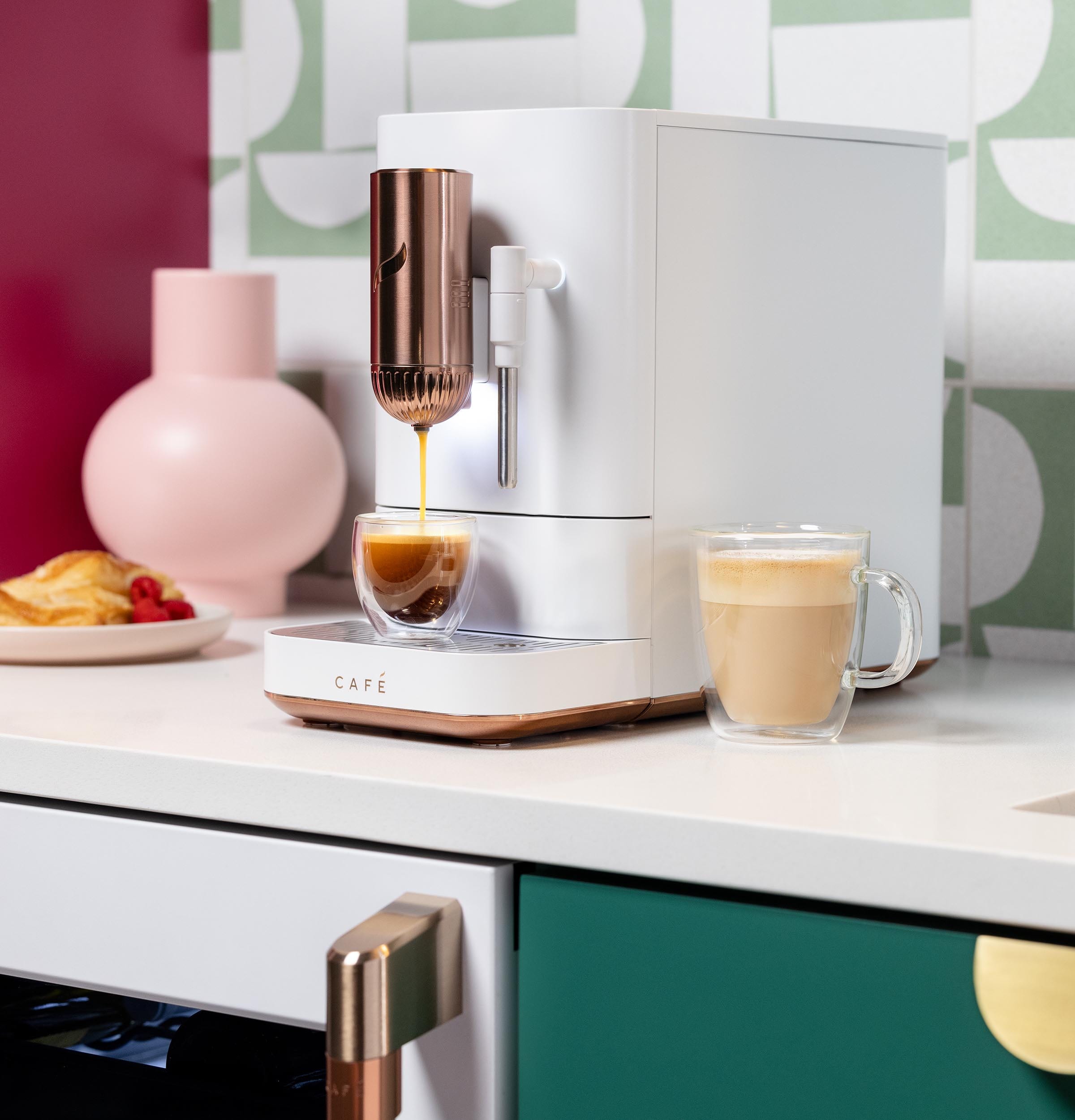 Cafetera Express de Acero Inoxidable Programable con Wi-Fi y Bandeja de Goteo (Blanco Mate)