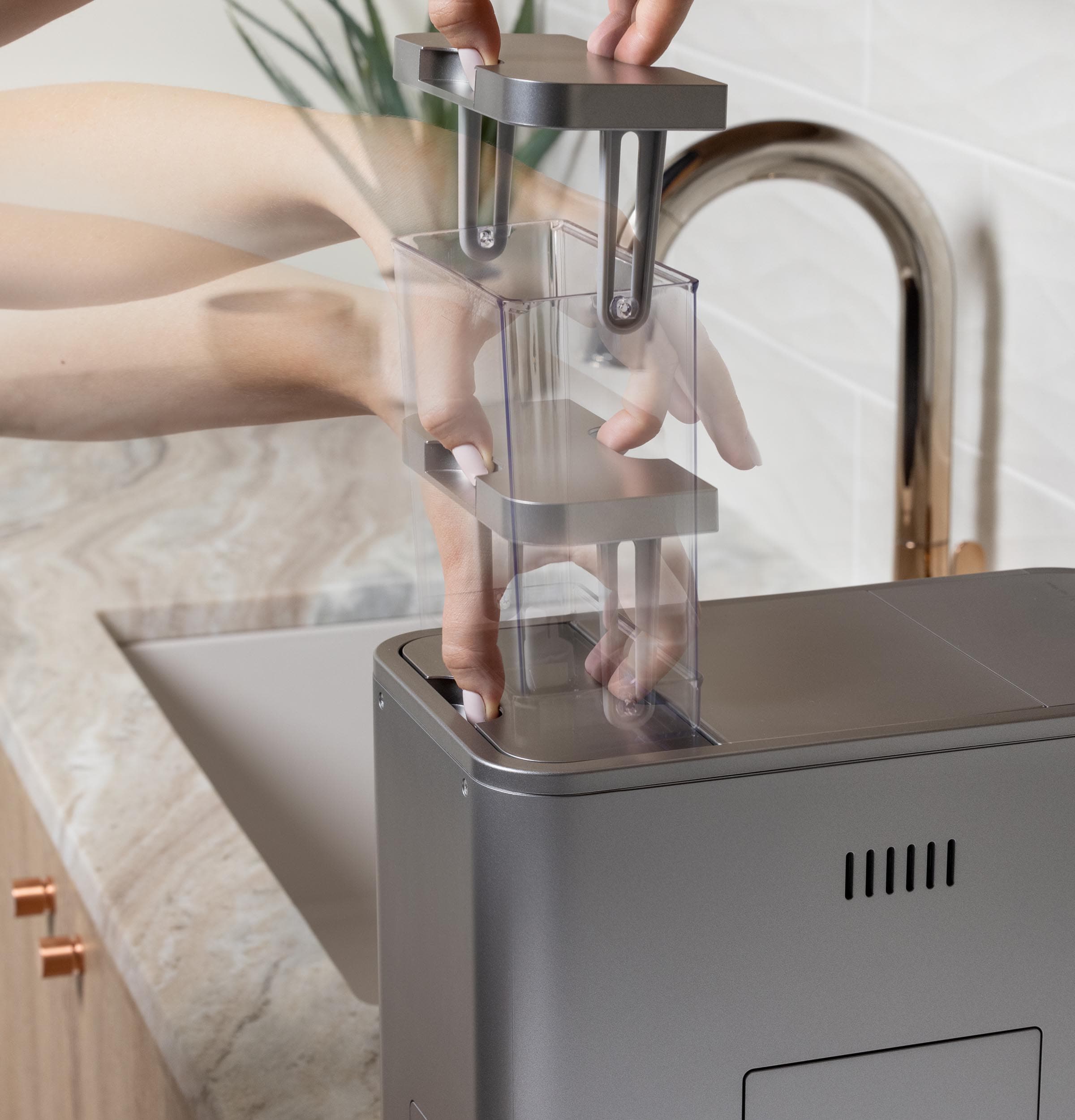Máquina de Espresso programable con Wi-Fi de acero inoxidable automática Cafe Affetto con bandeja de goteo (plata de acero) C7CEBBS2RS3