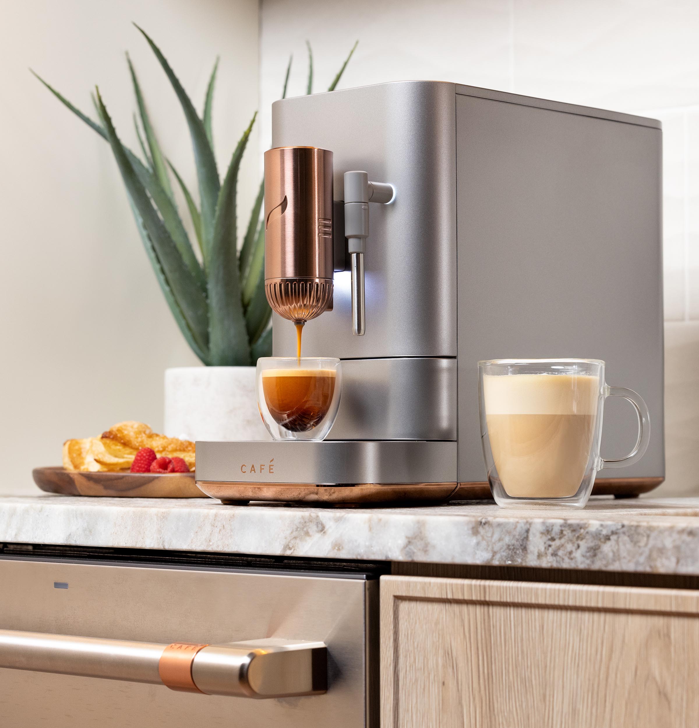 Máquina de Espresso programable con Wi-Fi de acero inoxidable automática Cafe Affetto con bandeja de goteo (plata de acero) C7CEBBS2RS3