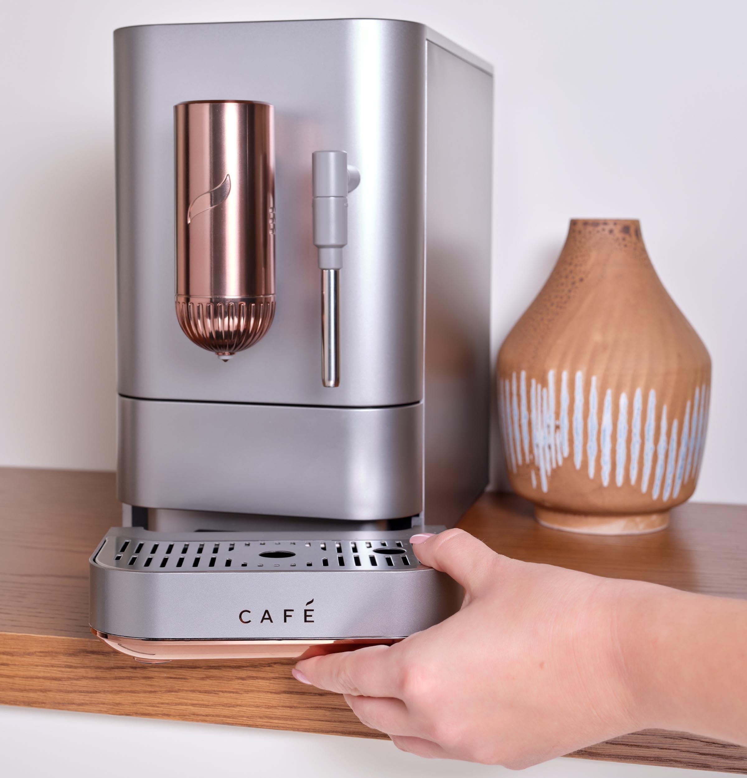 Máquina de Espresso programable con Wi-Fi de acero inoxidable automática Cafe Affetto con bandeja de goteo (plata de acero) C7CEBBS2RS3