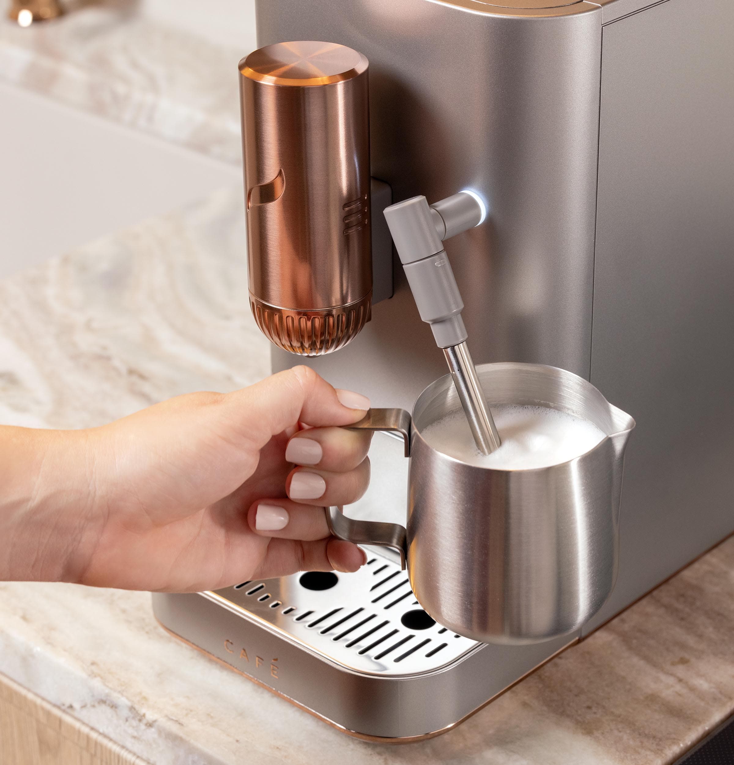 Máquina de Espresso programable con Wi-Fi de acero inoxidable automática Cafe Affetto con bandeja de goteo (plata de acero) C7CEBBS2RS3