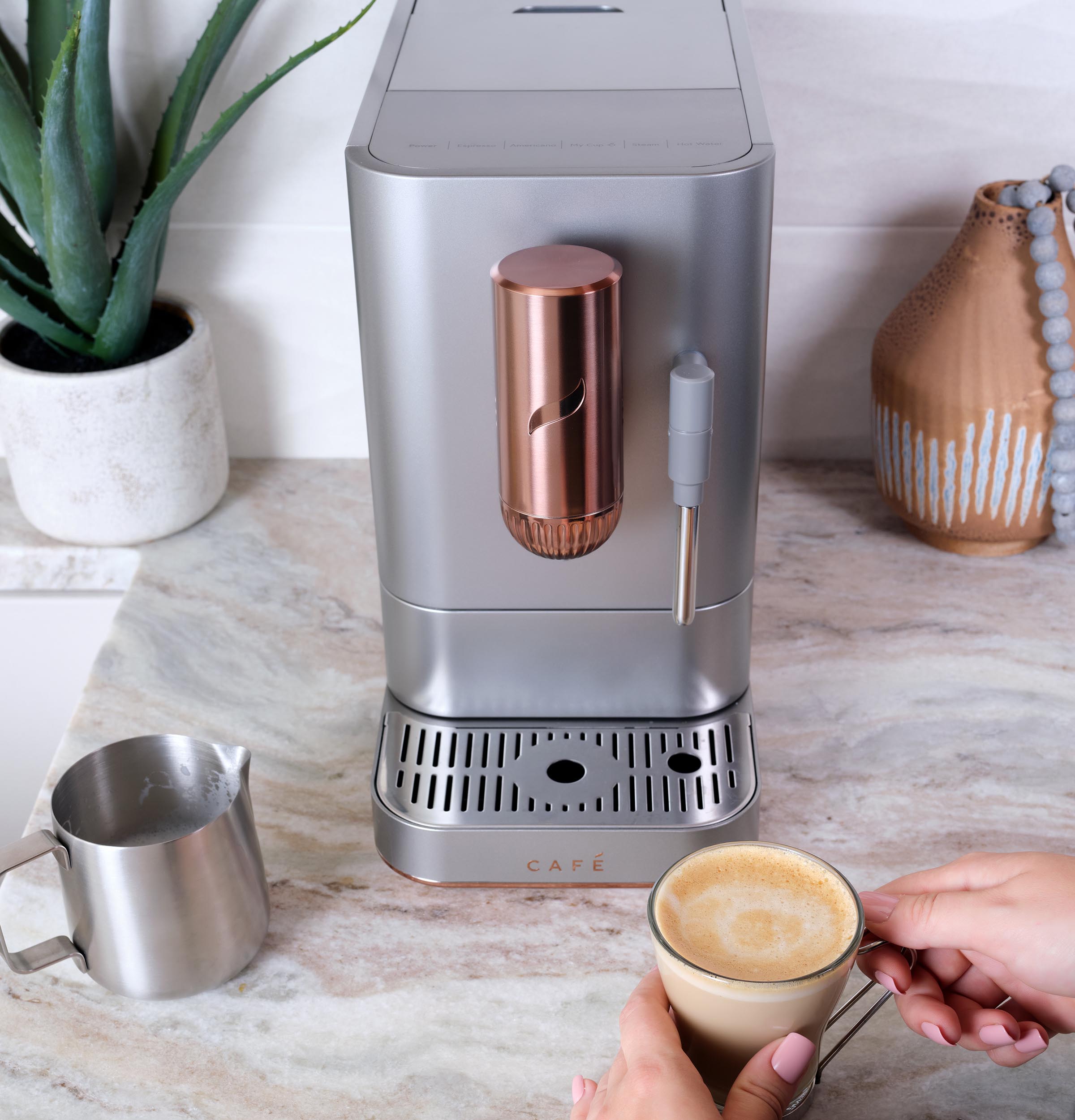 Máquina de Espresso programable con Wi-Fi de acero inoxidable automática Cafe Affetto con bandeja de goteo (plata de acero) C7CEBBS2RS3