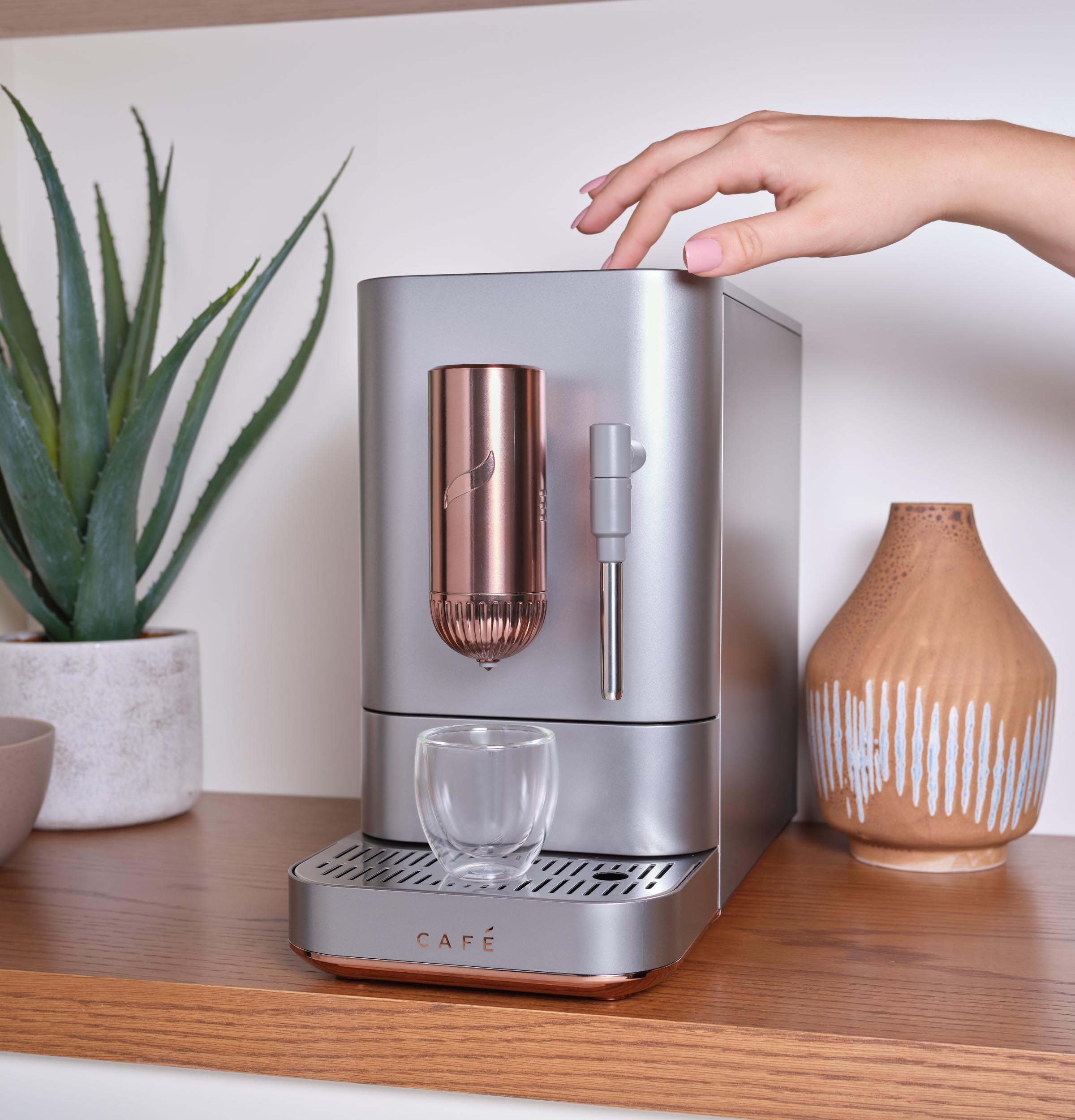 Máquina de Espresso programable con Wi-Fi de acero inoxidable automática Cafe Affetto con bandeja de goteo (plata de acero) C7CEBBS2RS3