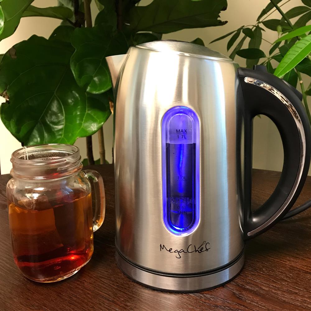 Hervidor eléctrico inalámbrico de acero inoxidable MegaChef de 7 tazas con apagado automático