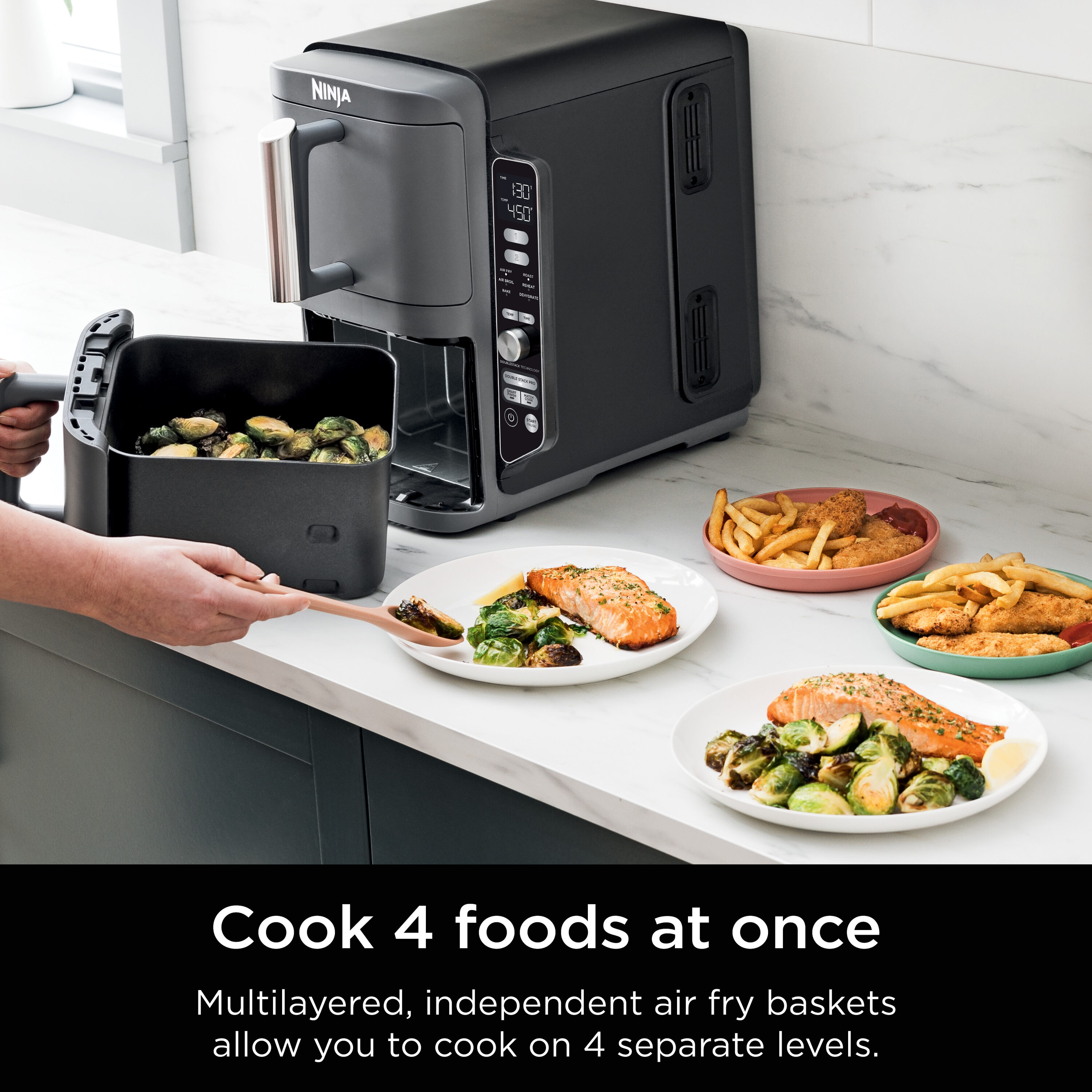Freidora de Aire Ninja DoubleStack XL con 2 Canastas para Cocinar 4 Platillos Ahorrando Espacio de 10 Cuartos en Negro con Control Táctil - Modelo SL401