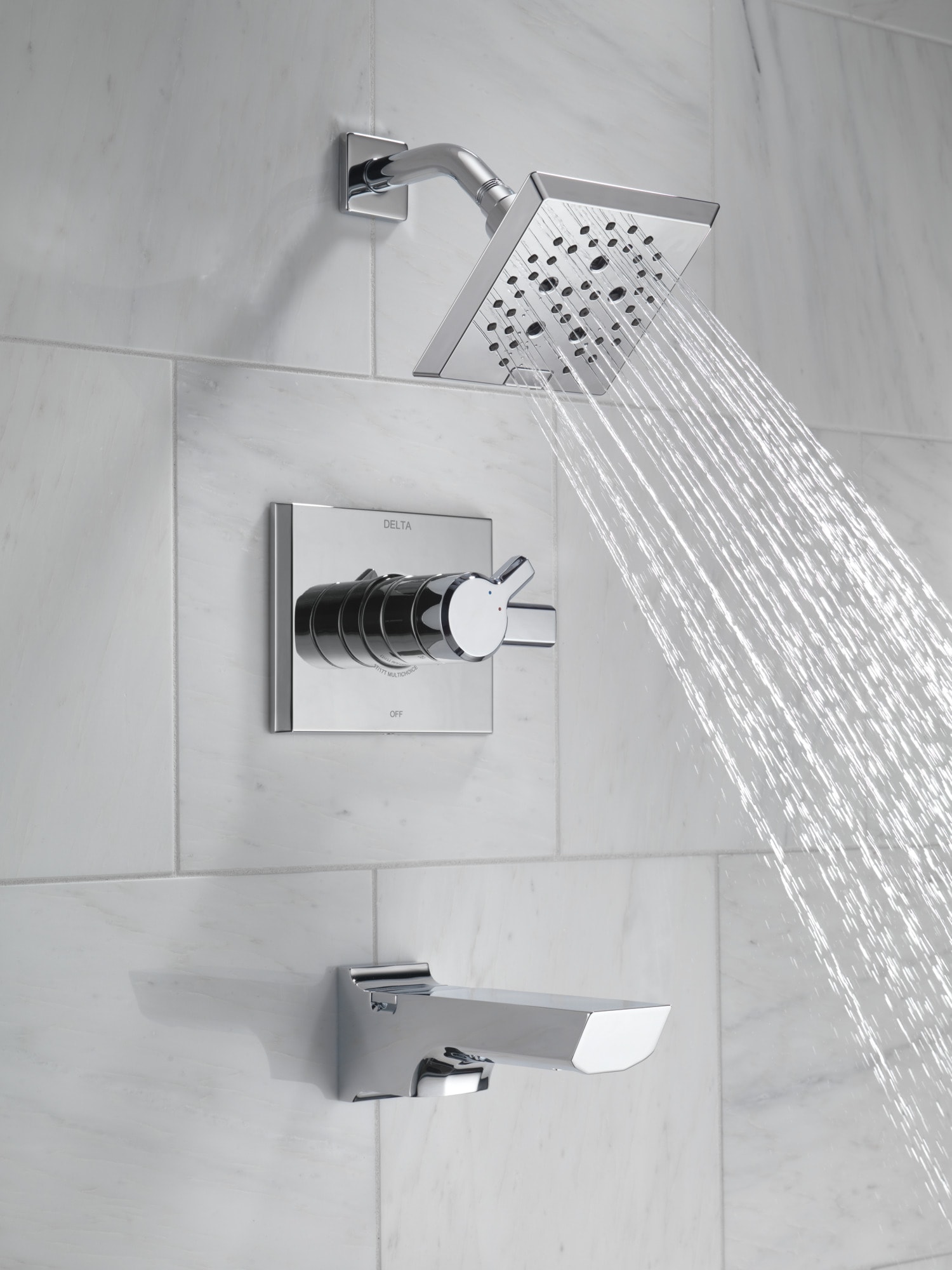 Grifo de bañera y ducha cuadrado de 5.75 pulgadas con dos manijas y funciones múltiples en cromo brillante Lumicoat de Delta Pivotal