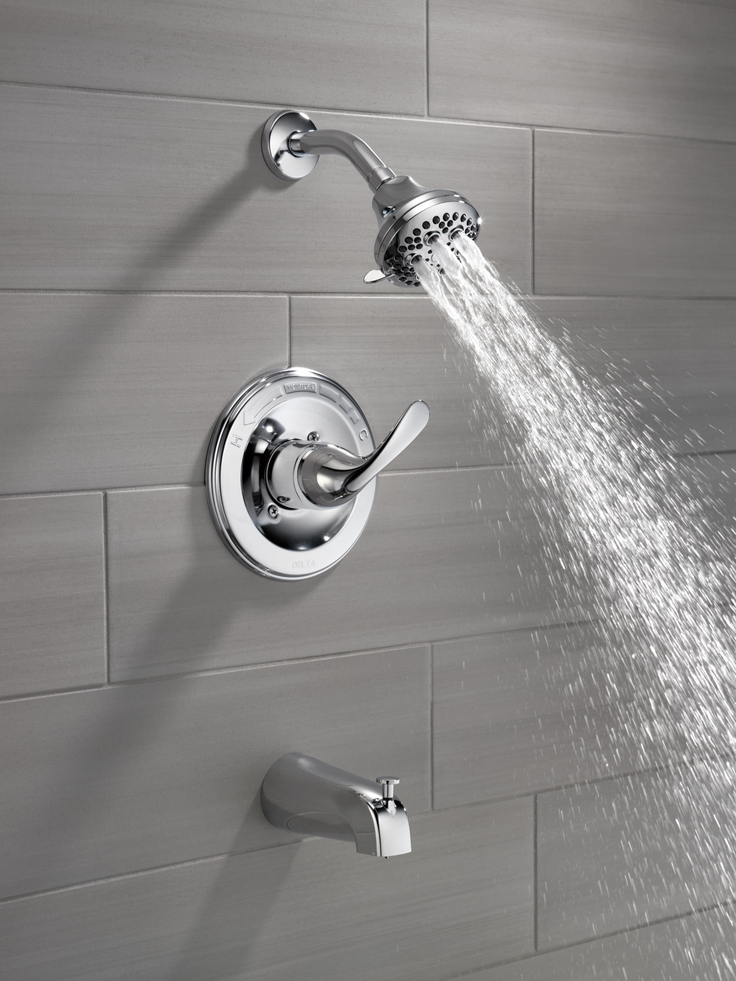 Grifo de Bañera y Ducha Redondo de Cromo Clásico de un Mango y Multi-Función de 4.875 pulgadas - Modelo T13420