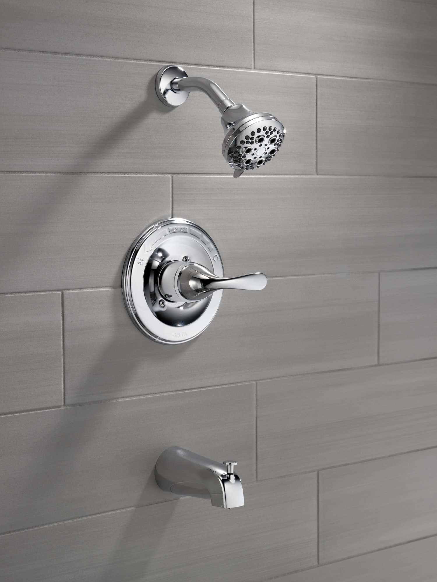 Grifo de Bañera y Ducha Redondo de Cromo Clásico de un Mango y Multi-Función de 4.875 pulgadas - Modelo T13420