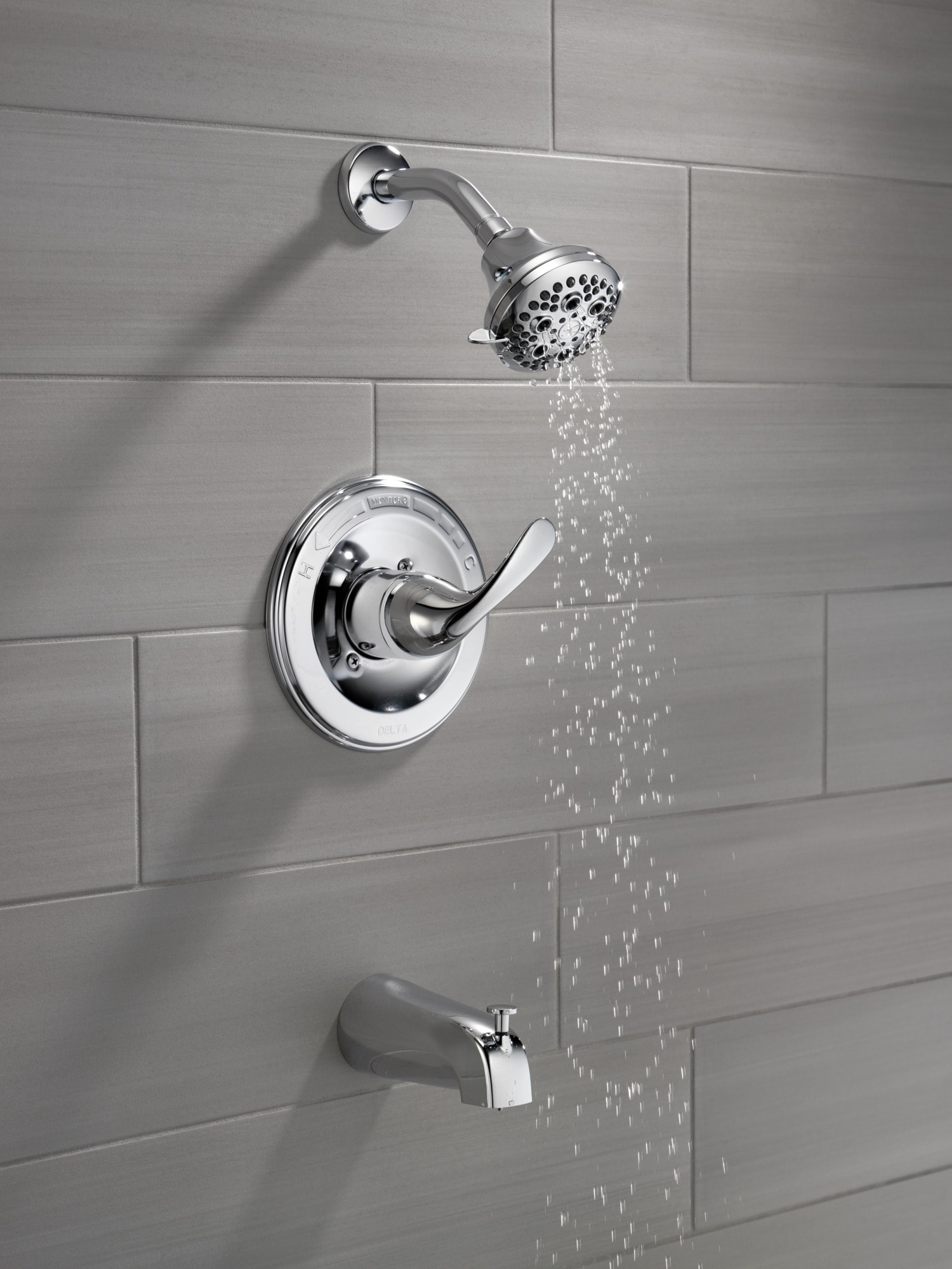 Grifo de Bañera y Ducha Redondo de Cromo Clásico de un Mango y Multi-Función de 4.875 pulgadas - Modelo T13420