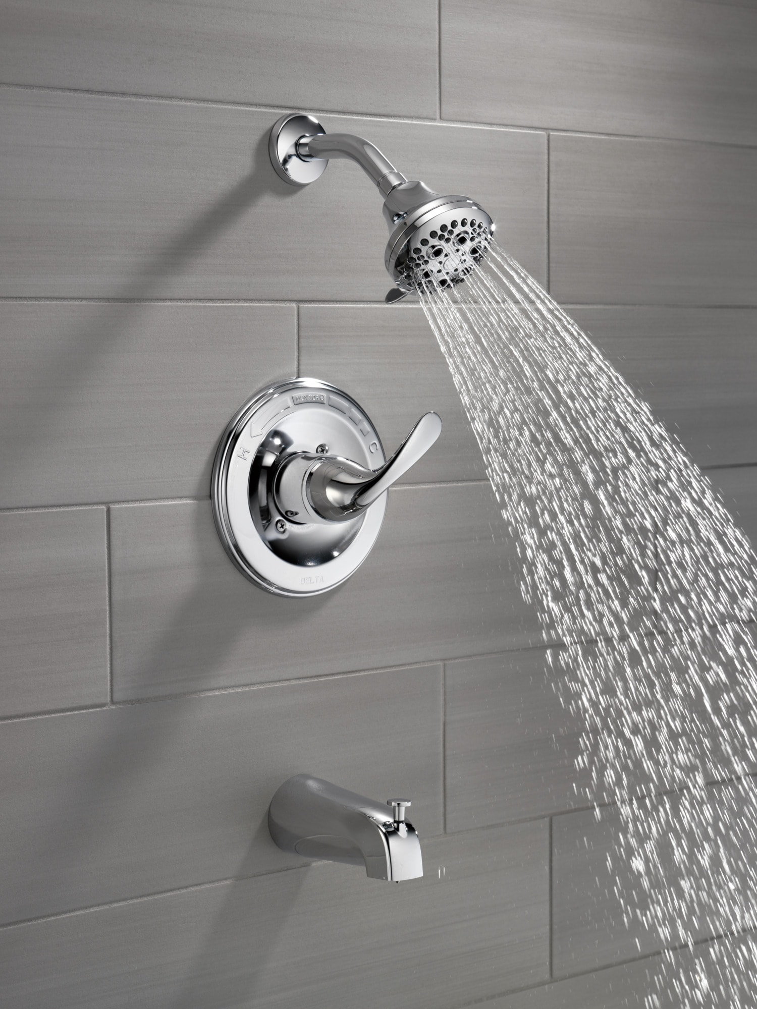 Grifo de Bañera y Ducha Redondo de Cromo Clásico de un Mango y Multi-Función de 4.875 pulgadas - Modelo T13420