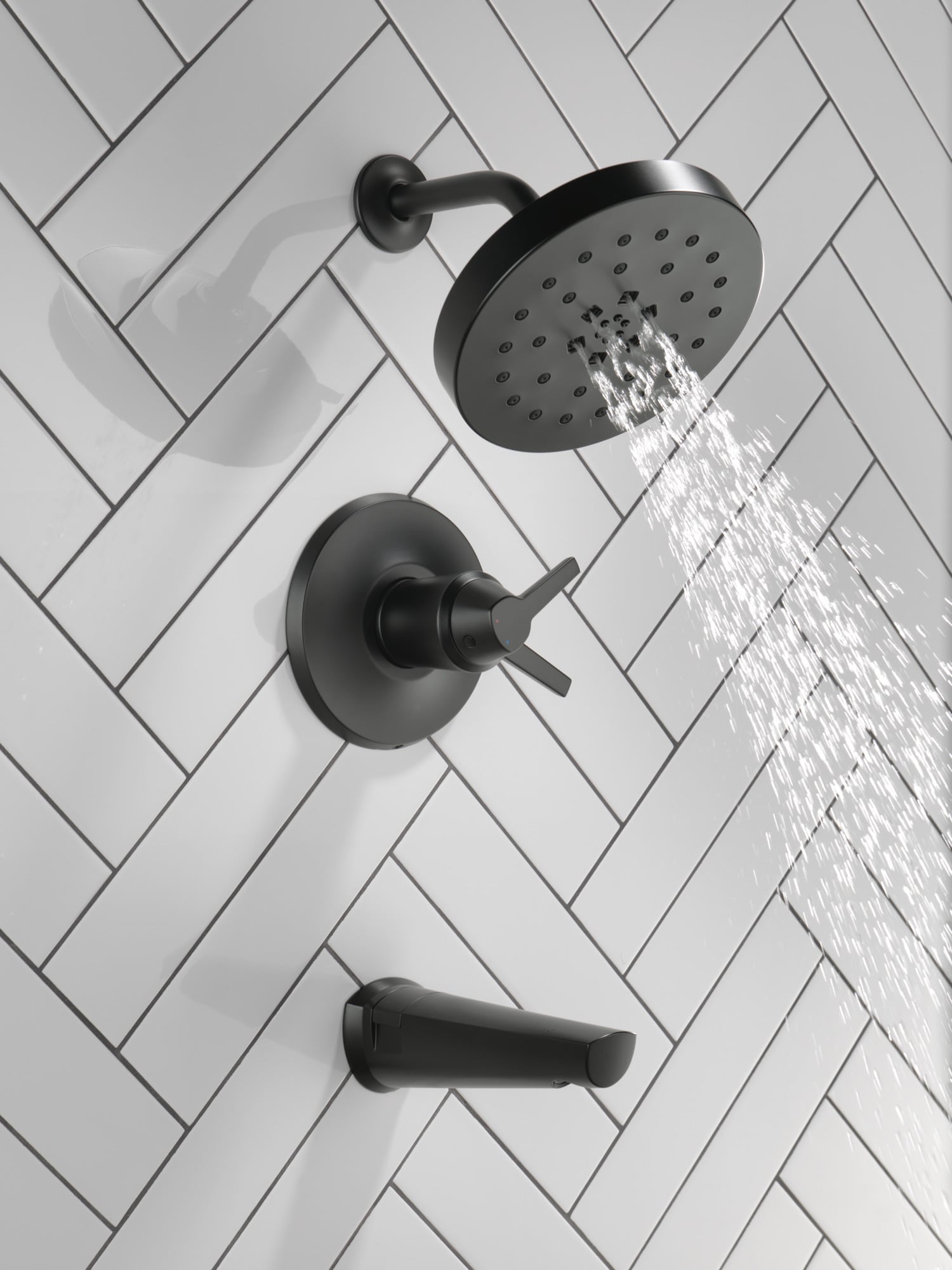 Grifo de Bañera y Ducha Redonda de 8 Pulgadas con Acabado Negro Mate de Dos Manijas y Funciones Múltiples Delta Galeon T17T471-BL