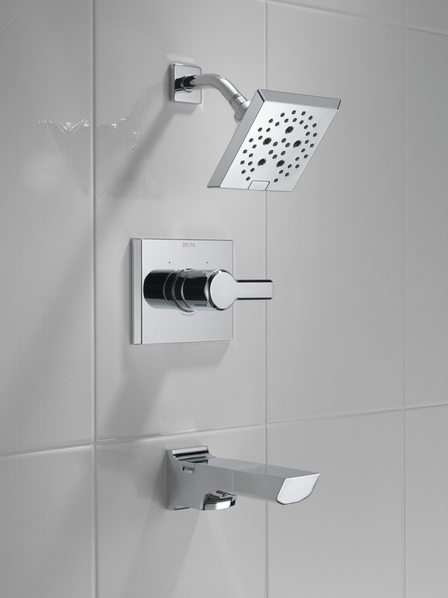 Grifo de bañera y ducha de 1 mango con funciones múltiples de 5.75 pulgadas, cuadrado, en cromo Delta Pivotal Lumicoat con válvula T14499-PR.