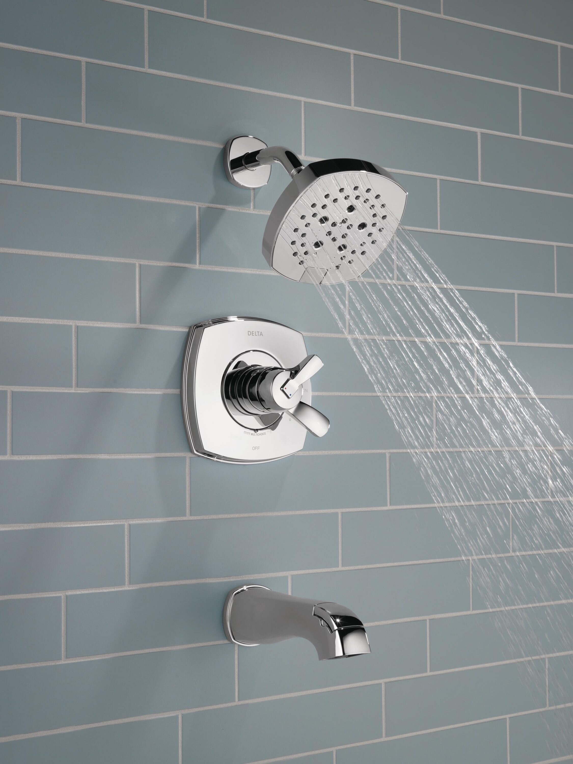 Grifo de bañera y ducha redonda de 7.0 pulgadas de función múltiple con un mango cromado Lumicoat Delta Stryke T17476-PR.