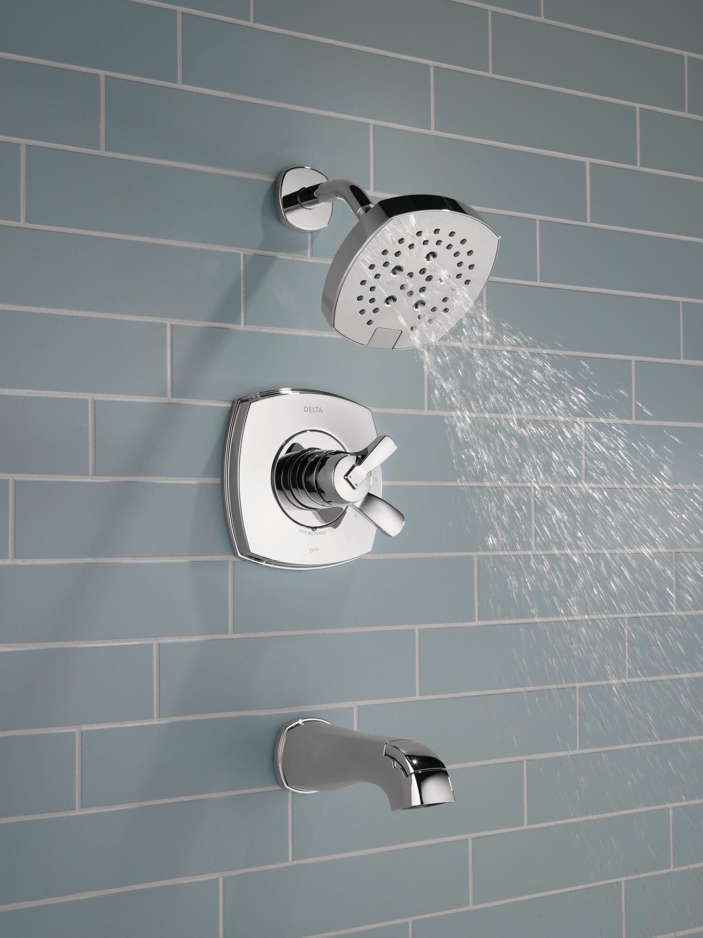 Grifo de bañera y ducha redonda de 7.0 pulgadas de función múltiple con un mango cromado Lumicoat Delta Stryke T17476-PR.