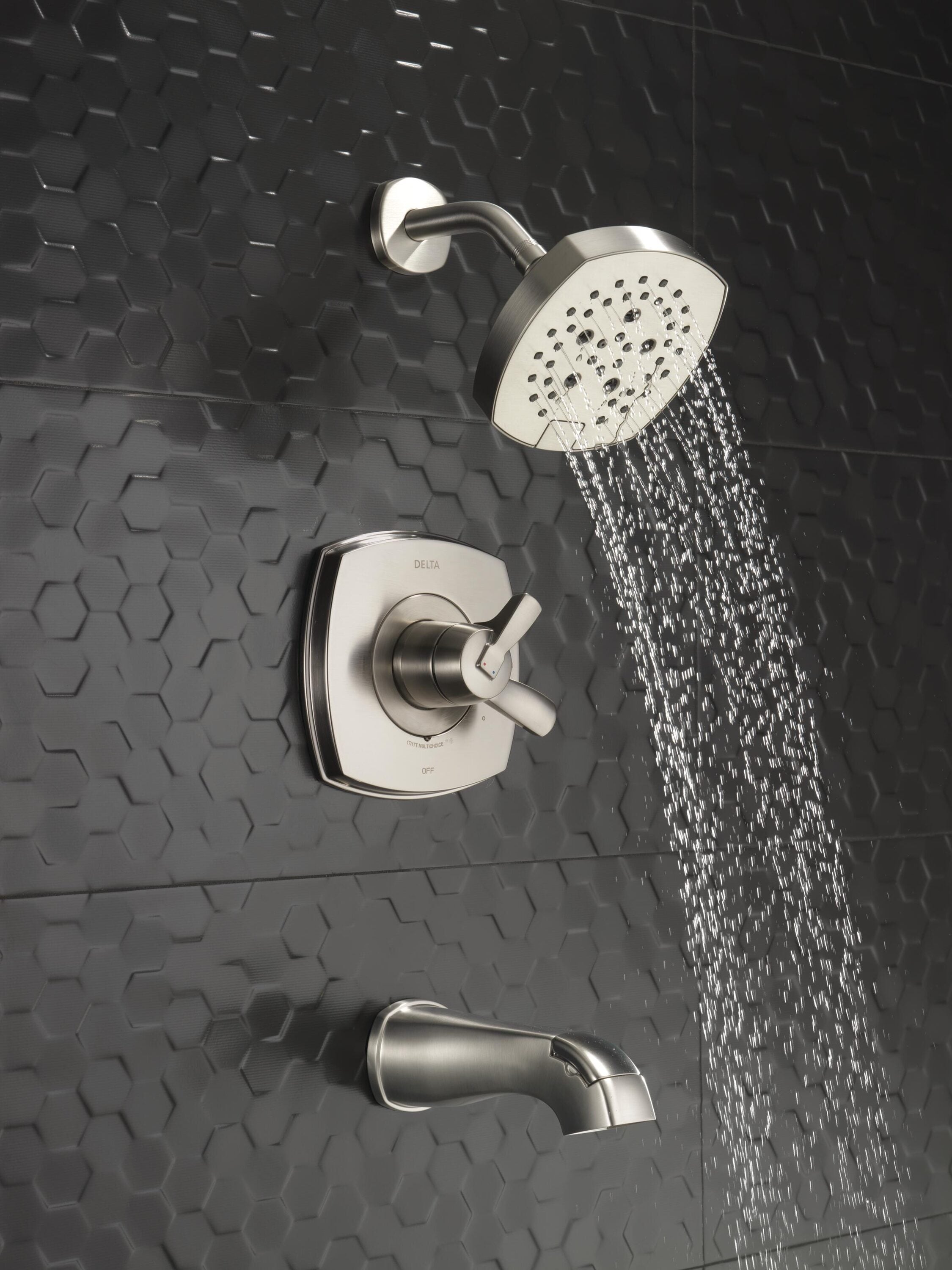 Grifo de bañera y ducha redondo de 7.0 pulgadas con un solo mango y función múltiple de acero inoxidable con Lumicoat, modelo Delta Stryke T17476-SS-PR.