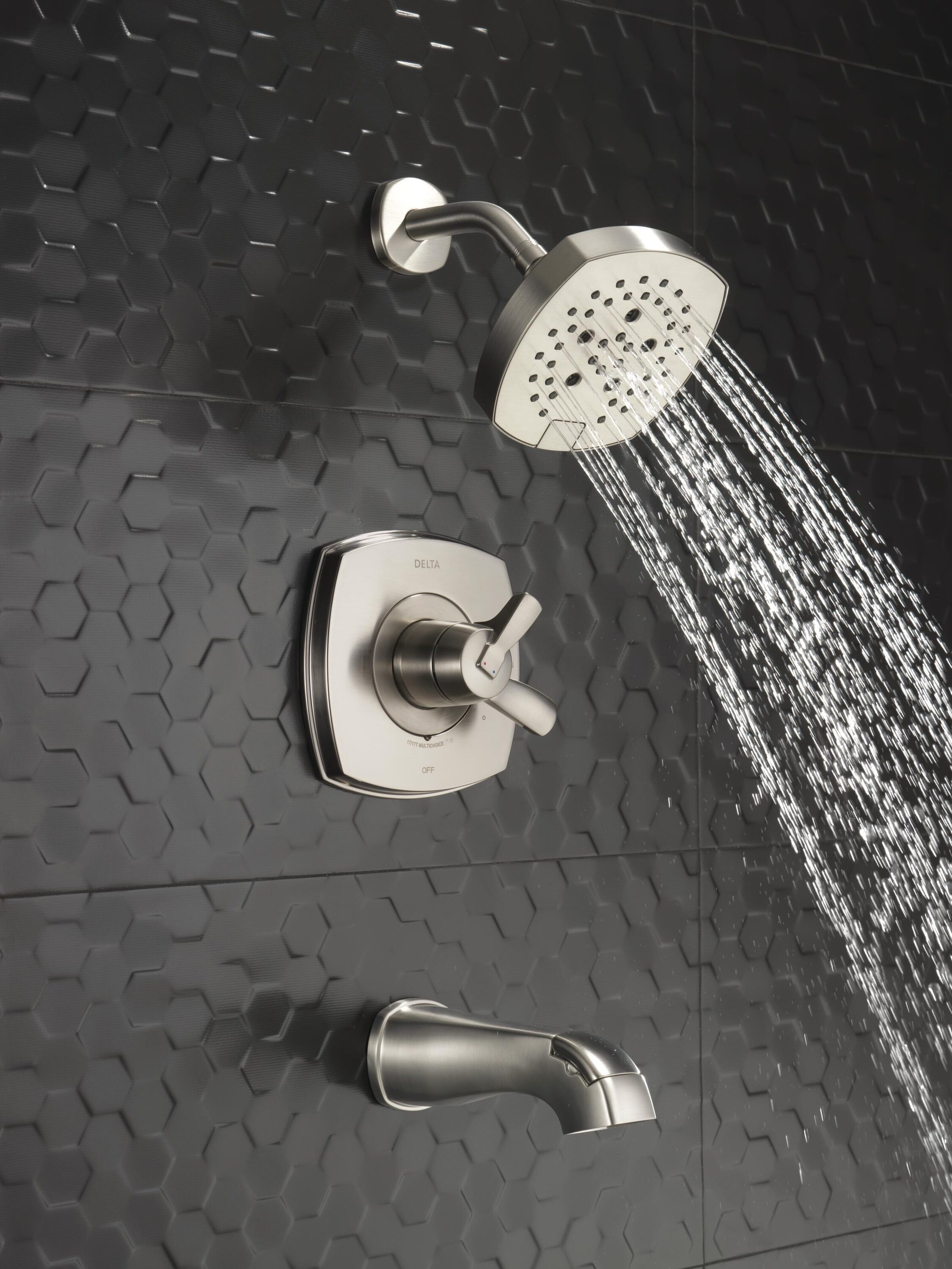 Grifo de bañera y ducha redondo de 7.0 pulgadas con un solo mango y función múltiple de acero inoxidable con Lumicoat, modelo Delta Stryke T17476-SS-PR.