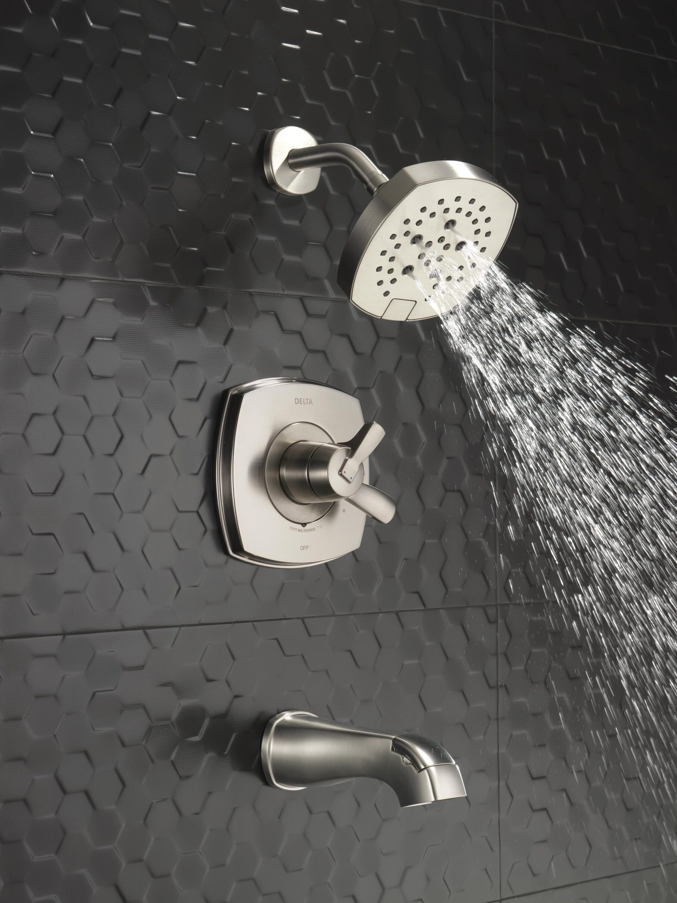Grifo de bañera y ducha redondo de 7.0 pulgadas con un solo mango y función múltiple de acero inoxidable con Lumicoat, modelo Delta Stryke T17476-SS-PR.