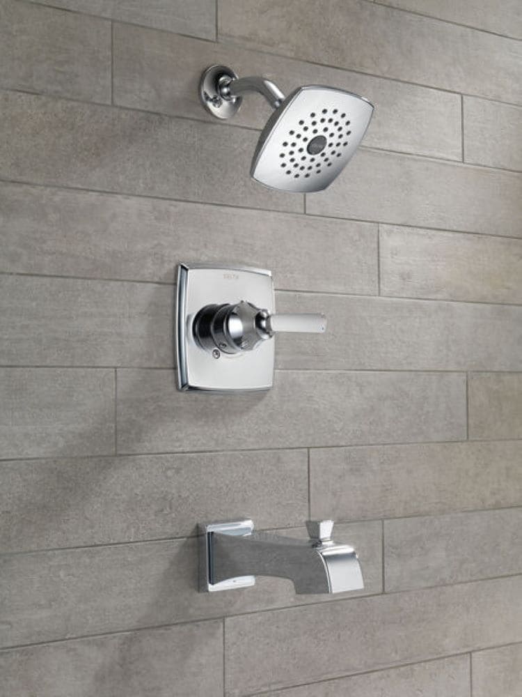 Grifo de bañera y ducha redondo de 1 mango en cromo Delta Ashlyn T14464 con función única de 5.2500 pulgadas.