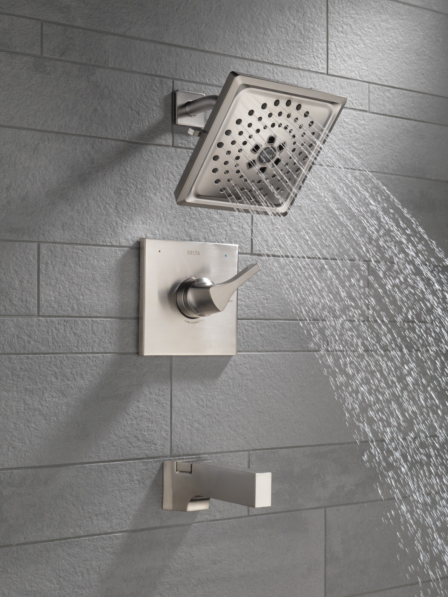 Grifo para bañera y ducha cuadrado de acero inoxidable con una manija de Delta Zura de 7.6875 pulgadas de función múltiple T14474-SS.