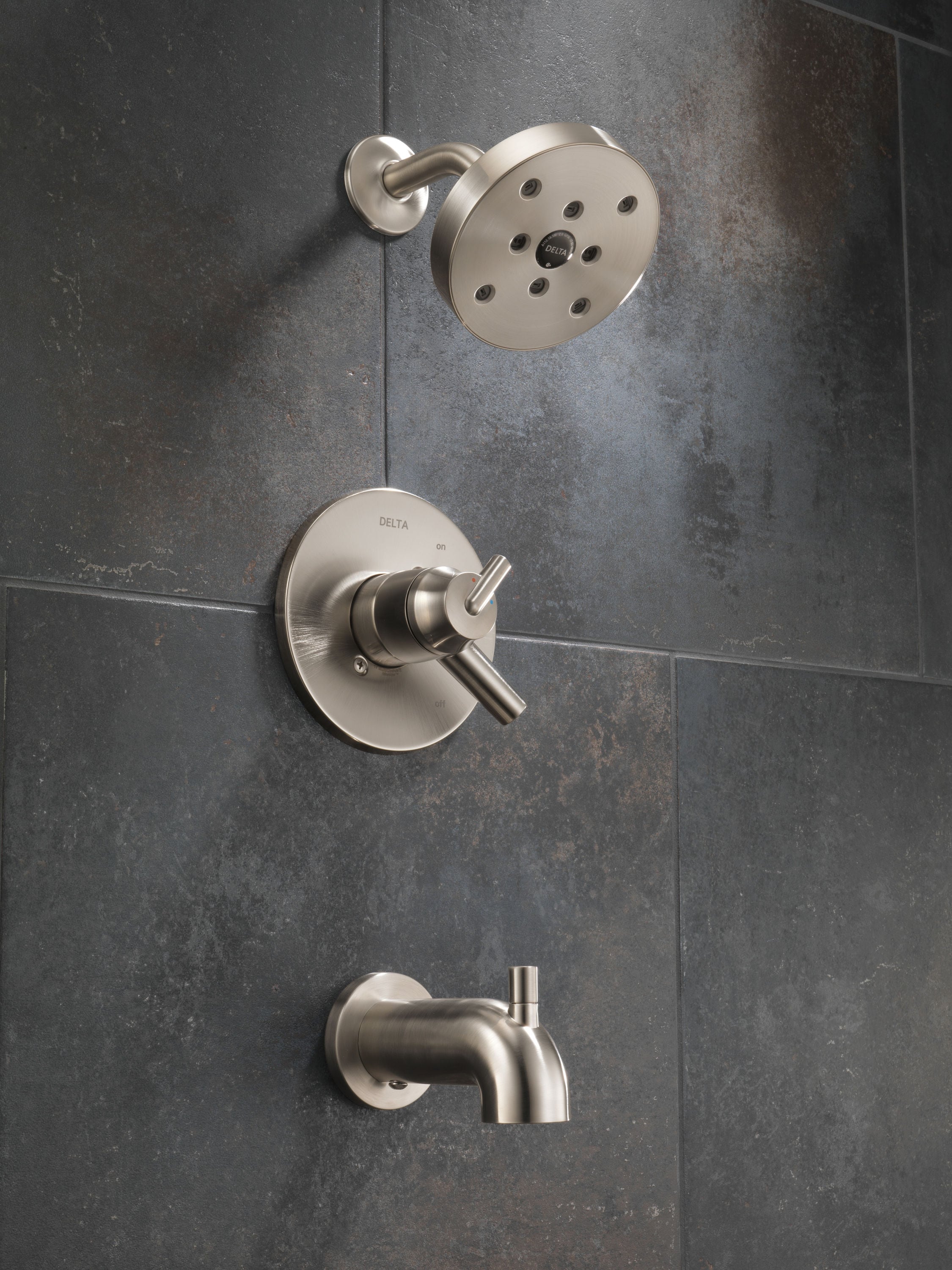 Grifo de bañera y ducha redondo de acero inoxidable de 2 manijas y función única Trinsic de Delta de 5.4 pulgadas T17459-SS