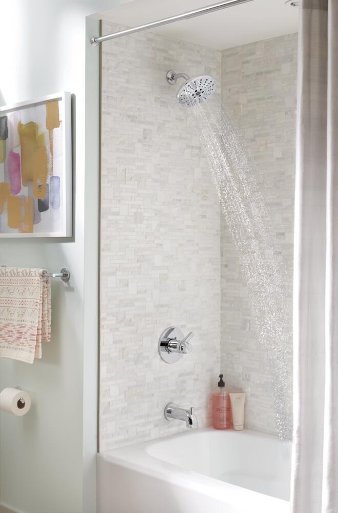 Grifo de bañera y regadera redondo de 7.625 pulgadas con 2 manijas cromadas de una sola función Delta Trinsic T17T459-H2O