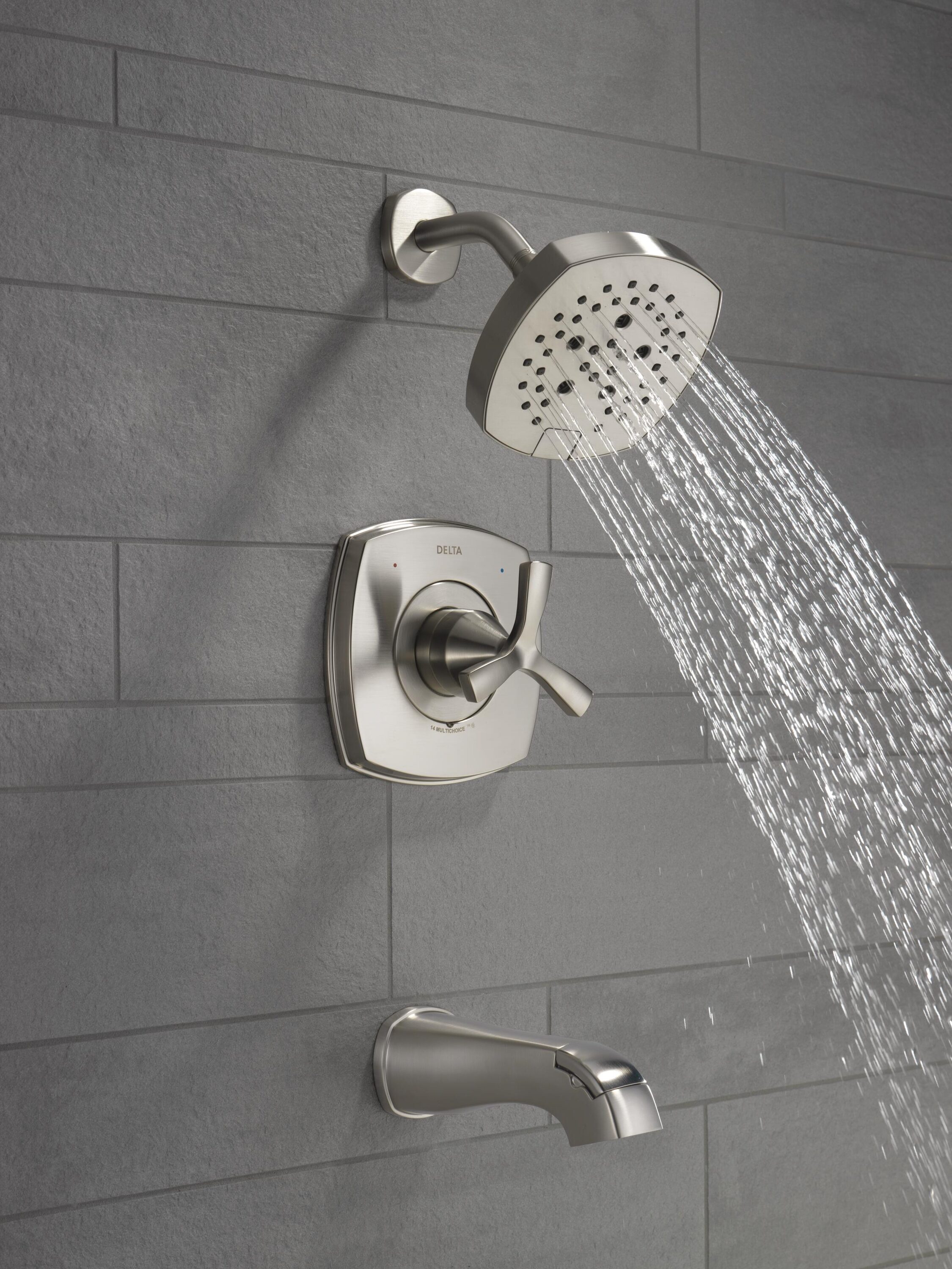 Grifo para bañera y ducha redonda de 7.0 pulgadas con acabado lumicoat de acero inoxidable y un solo mango de la línea Delta Stryke. T144766-SS-PR
