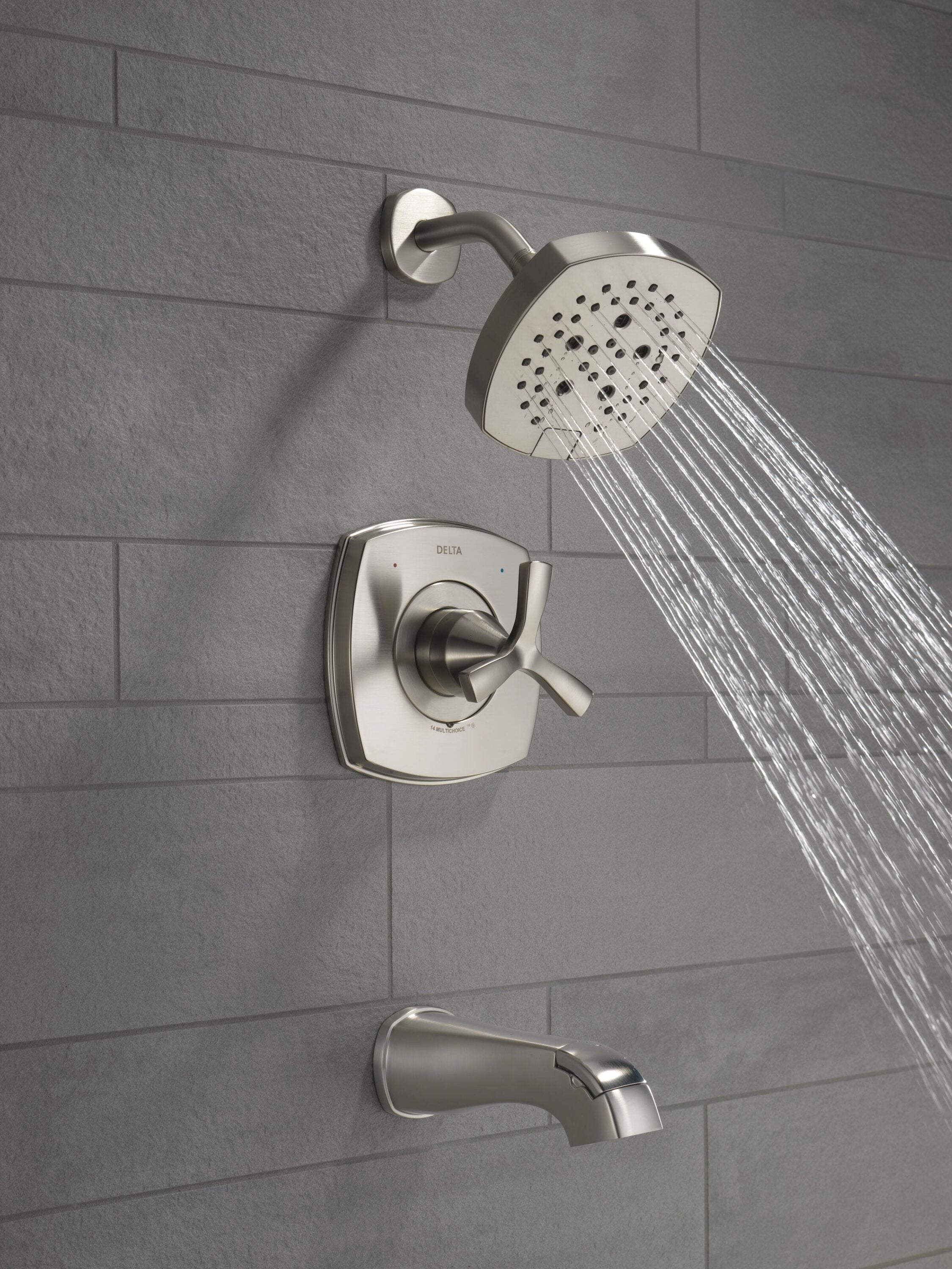 Grifo para bañera y ducha redonda de 7.0 pulgadas con acabado lumicoat de acero inoxidable y un solo mango de la línea Delta Stryke. T144766-SS-PR