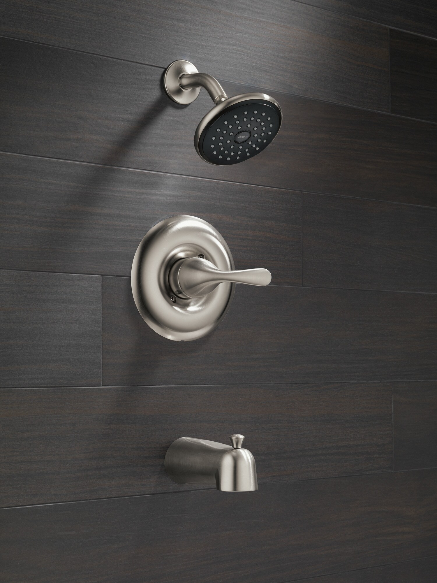Grifo para Bañera y Ducha Delta Clásico de Acero Inoxidable de 1 Mango y Función Única con Válvula de 2.75 pulgadas