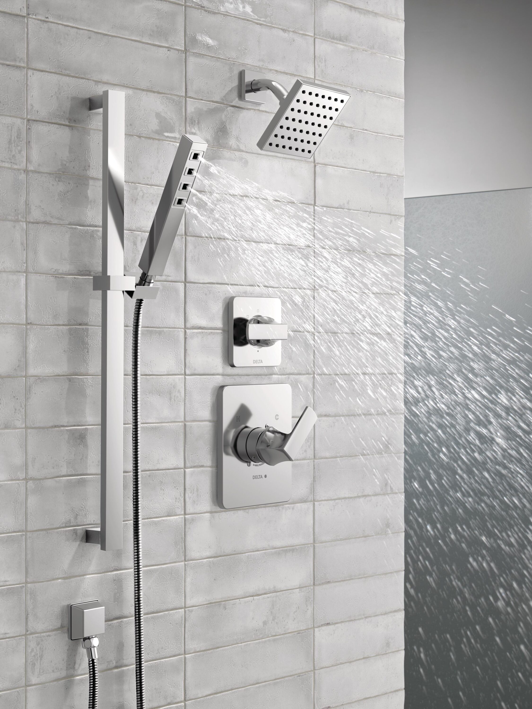 Grifo para bañera y ducha de una sola función con una manija en cromo Delta Velum de 6.5 pulgadas.