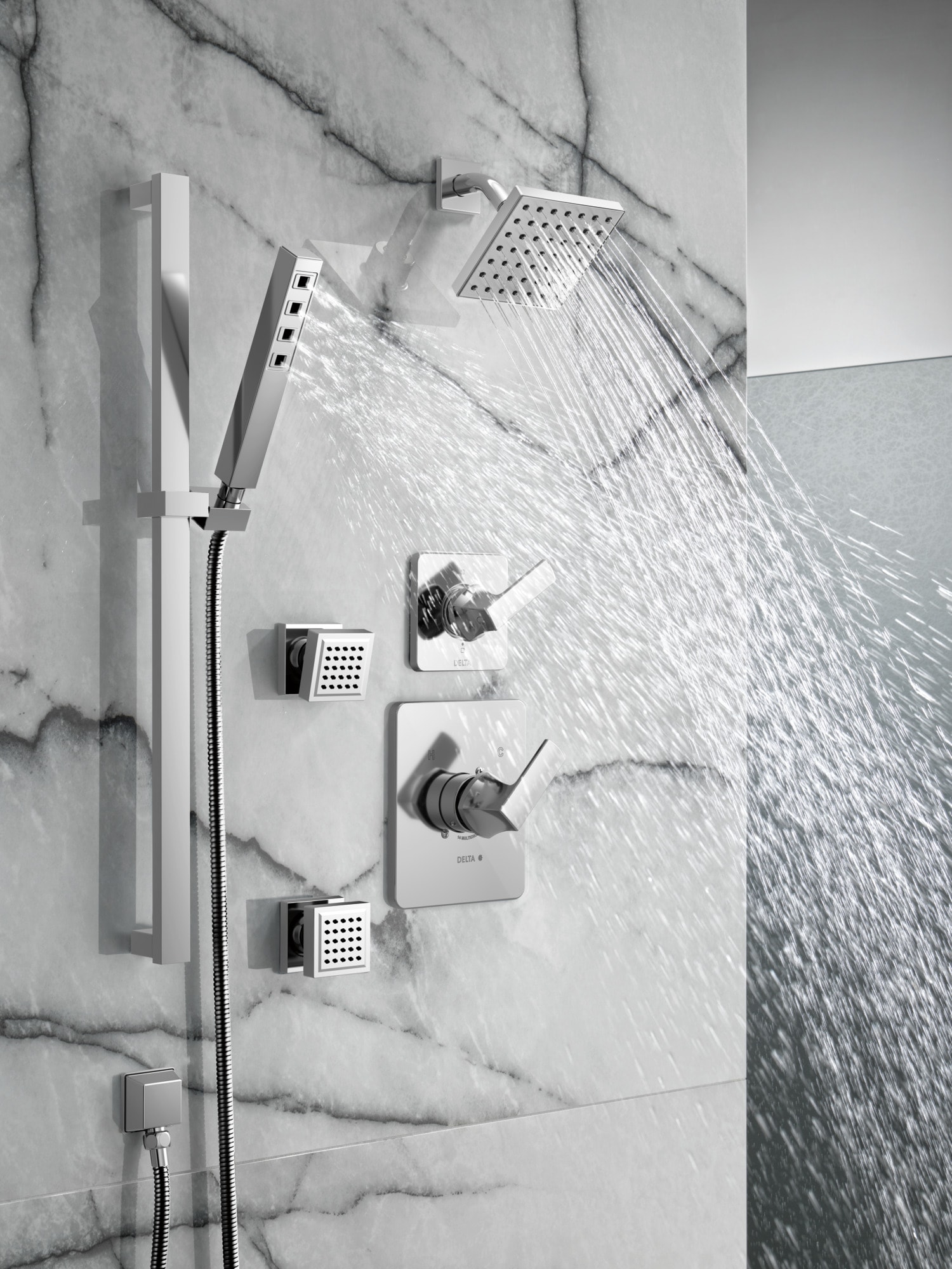Grifo para bañera y ducha de una sola función con una manija en cromo Delta Velum de 6.5 pulgadas.