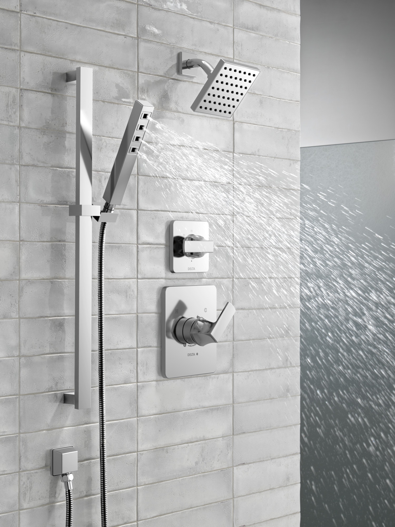 Grifo para bañera y ducha de una sola función con una manija en cromo Delta Velum de 6.5 pulgadas.