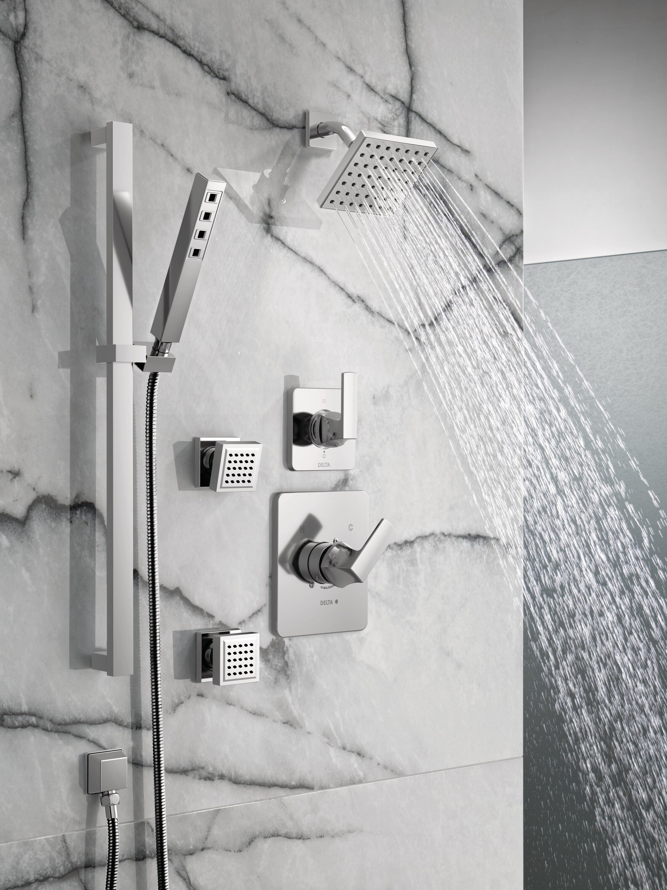 Grifo para bañera y ducha de una sola función con una manija en cromo Delta Velum de 6.5 pulgadas.