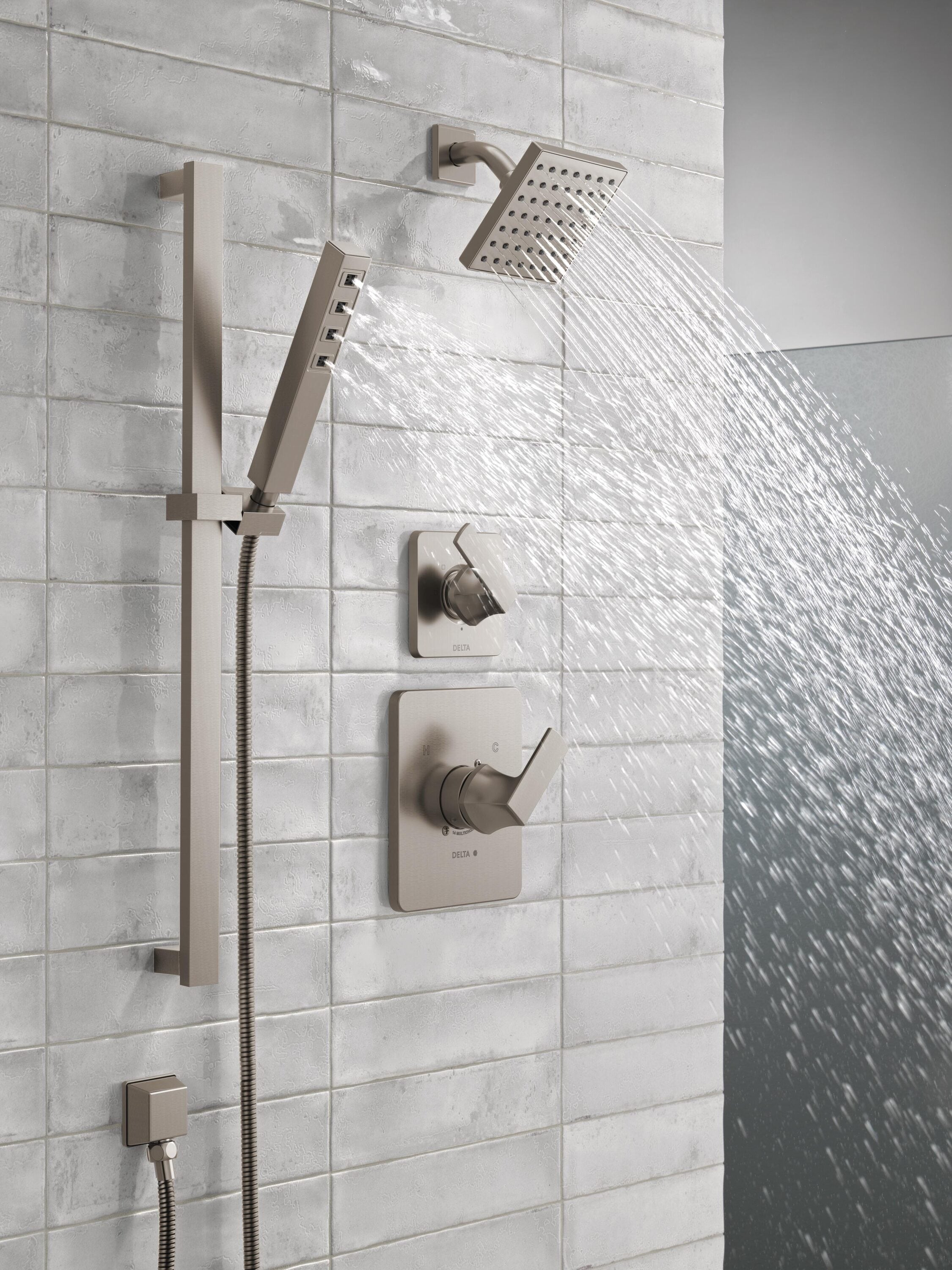 Grifo para bañera y ducha de acero inoxidable Delta Velum con un solo mango y función única de 6.5 pulgadas