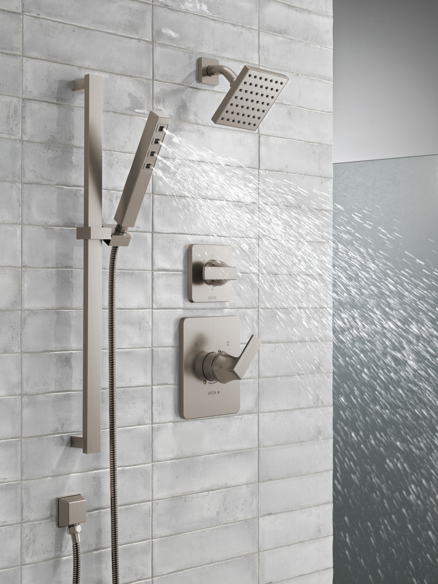 Grifo para bañera y ducha de acero inoxidable Delta Velum con un solo mango y función única de 6.5 pulgadas