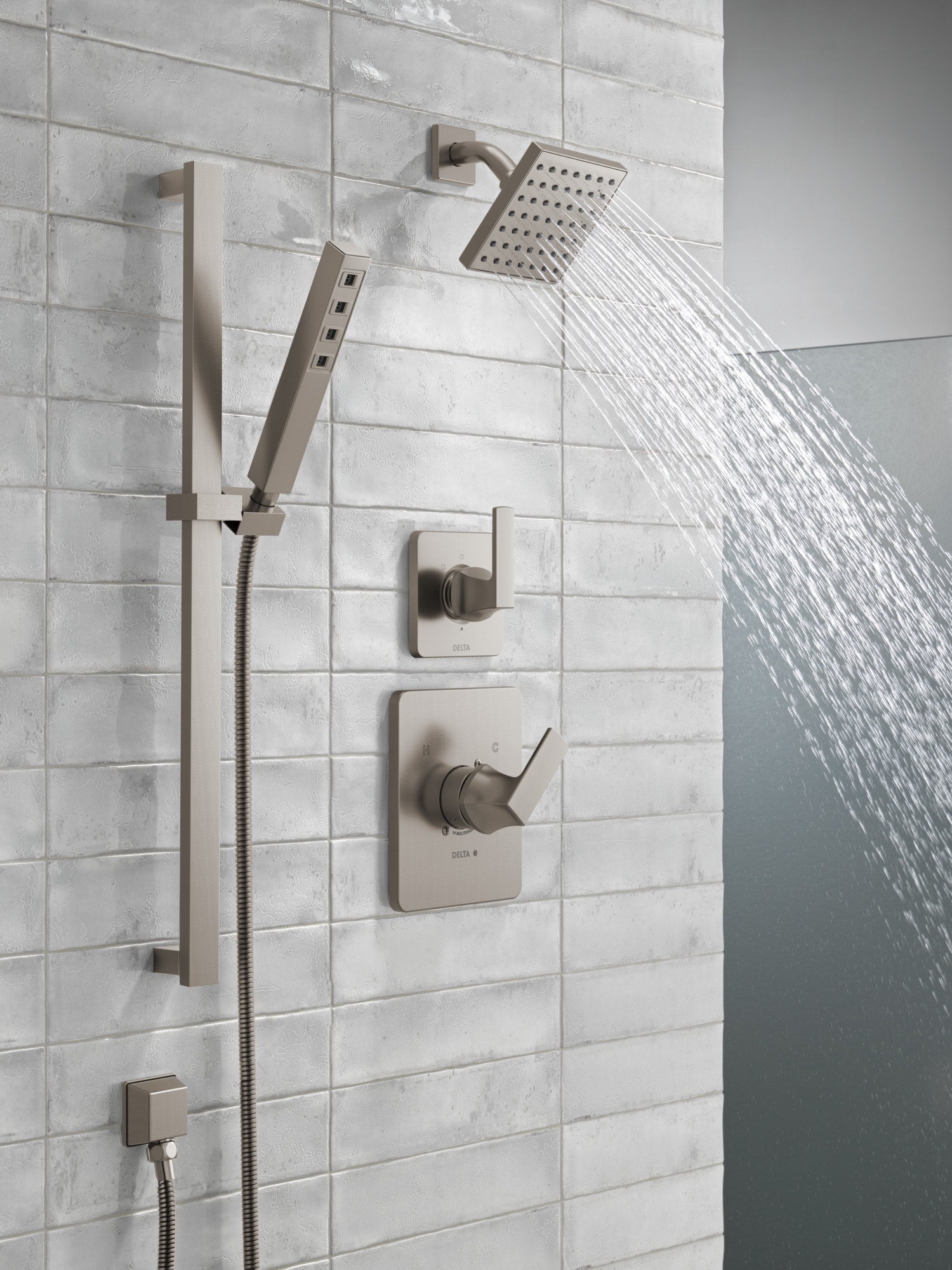 Grifo para bañera y ducha de acero inoxidable Delta Velum con un solo mango y función única de 6.5 pulgadas