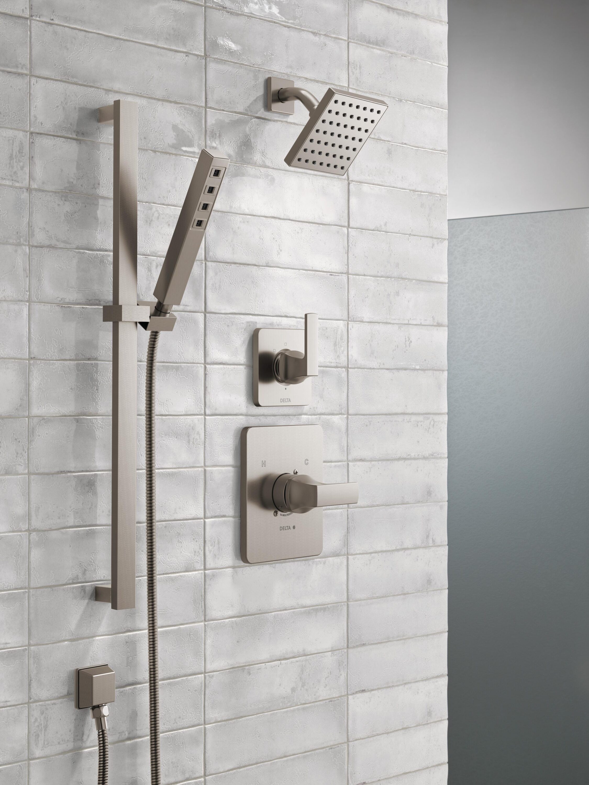 Grifo para bañera y ducha de acero inoxidable Delta Velum con un solo mango y función única de 6.5 pulgadas