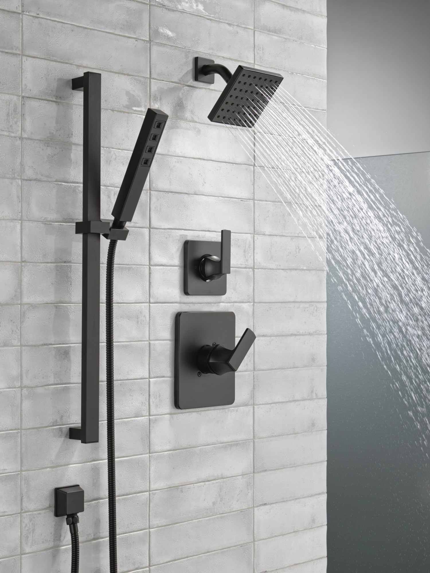 Grifo de Bañera y Ducha de 1 Manija en Negro Mate Delta Velum de Función Única de 6.5 Pulgadas Cuadradas T14237-BL