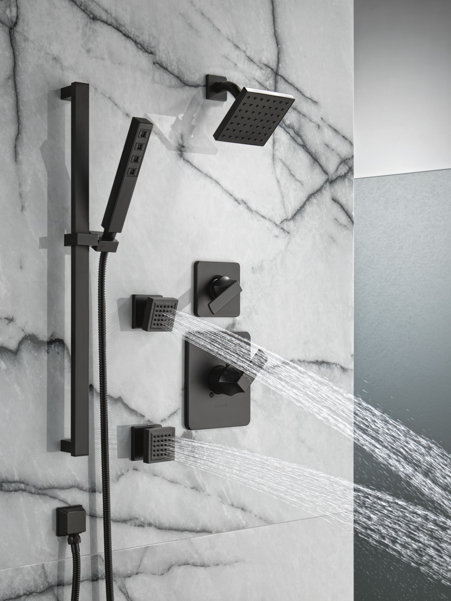 Grifo de Bañera y Ducha de 1 Manija en Negro Mate Delta Velum de Función Única de 6.5 Pulgadas Cuadradas T14237-BL