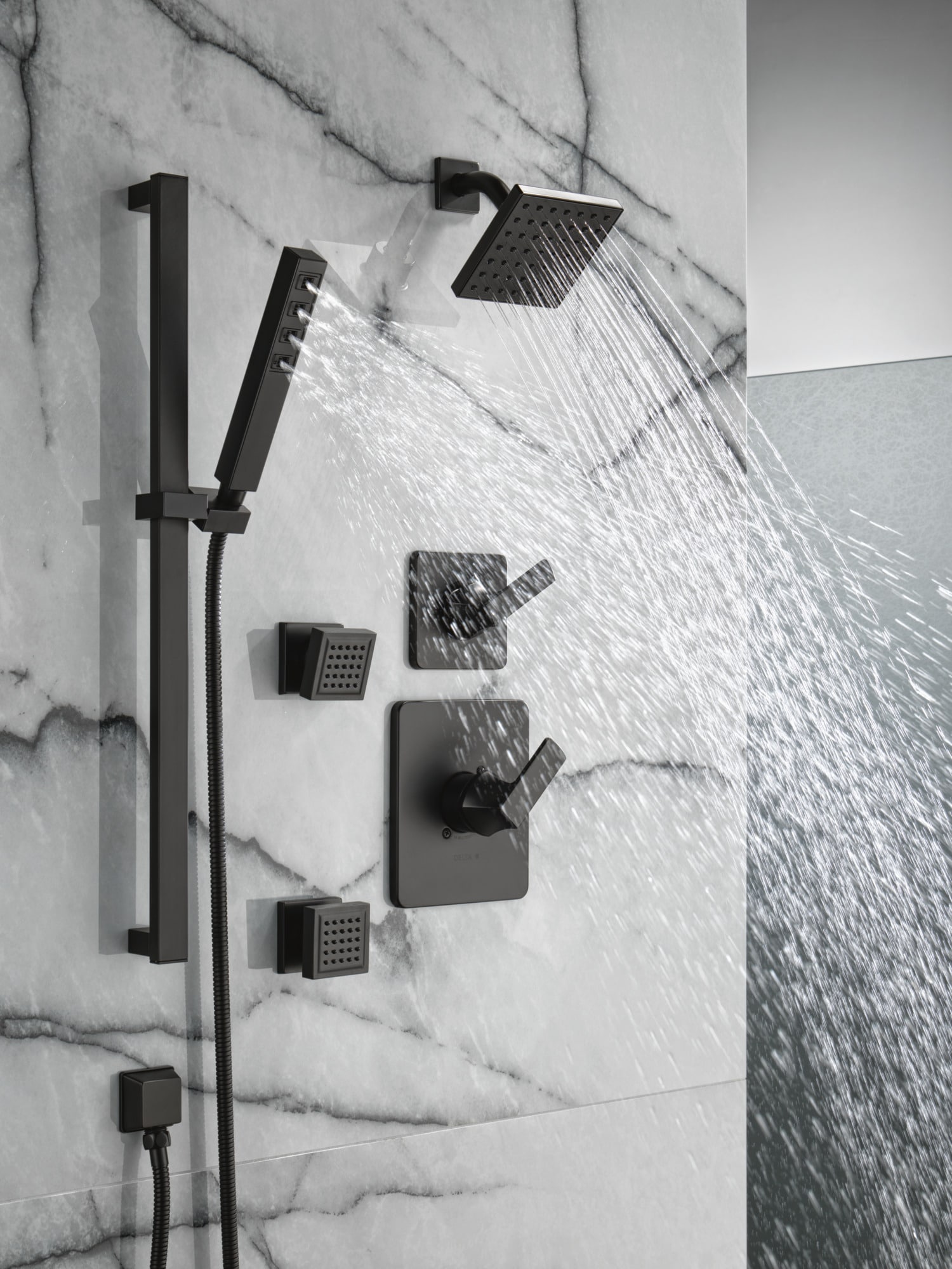 Grifo de Bañera y Ducha de 1 Manija en Negro Mate Delta Velum de Función Única de 6.5 Pulgadas Cuadradas T14237-BL