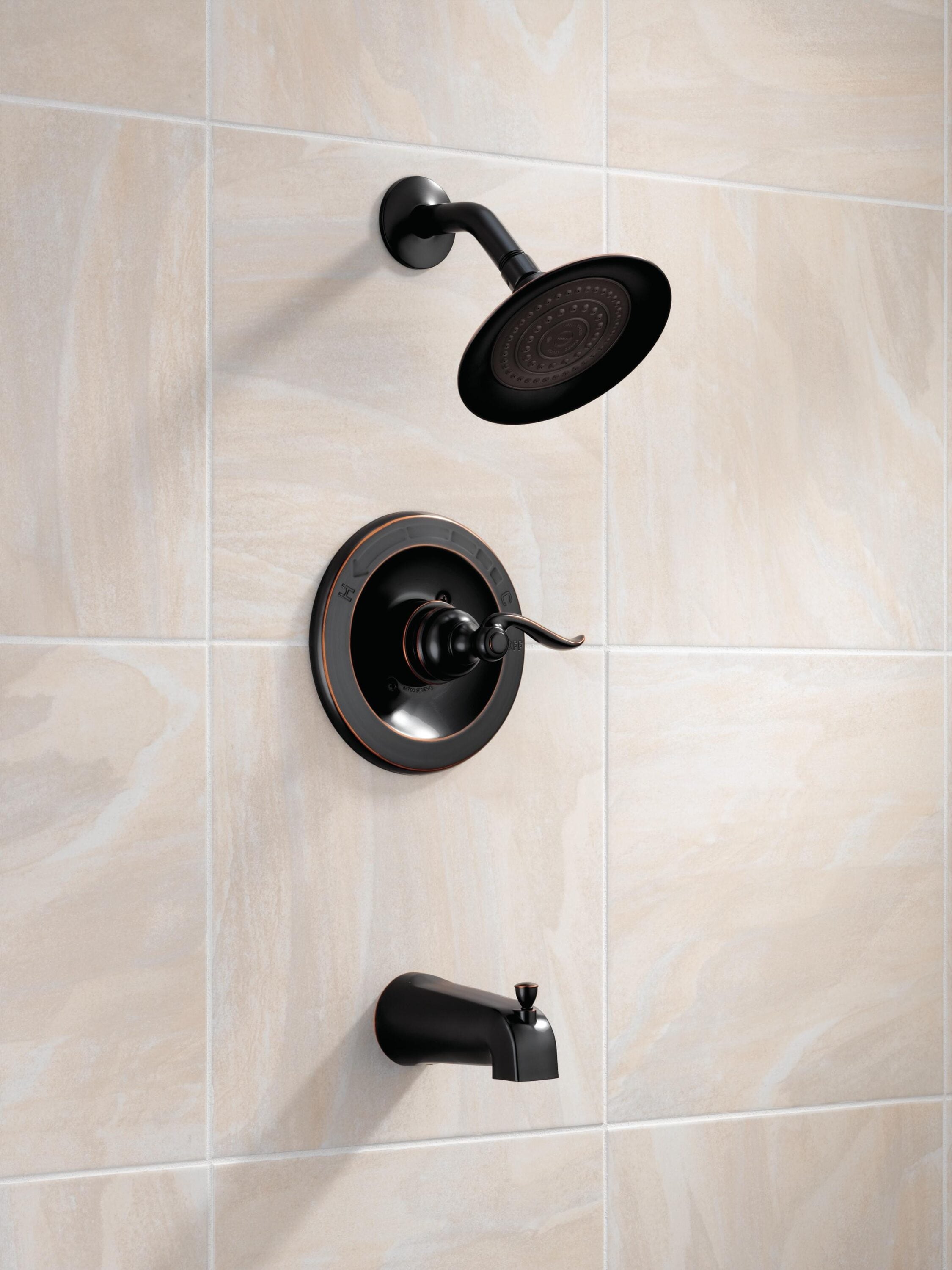 Grifo de bañera y ducha redondo de 2.5000 pulgadas con acabado en bronce frotado con aceite de manija única y función única de Delta Windemere con válvula 144996C-OB